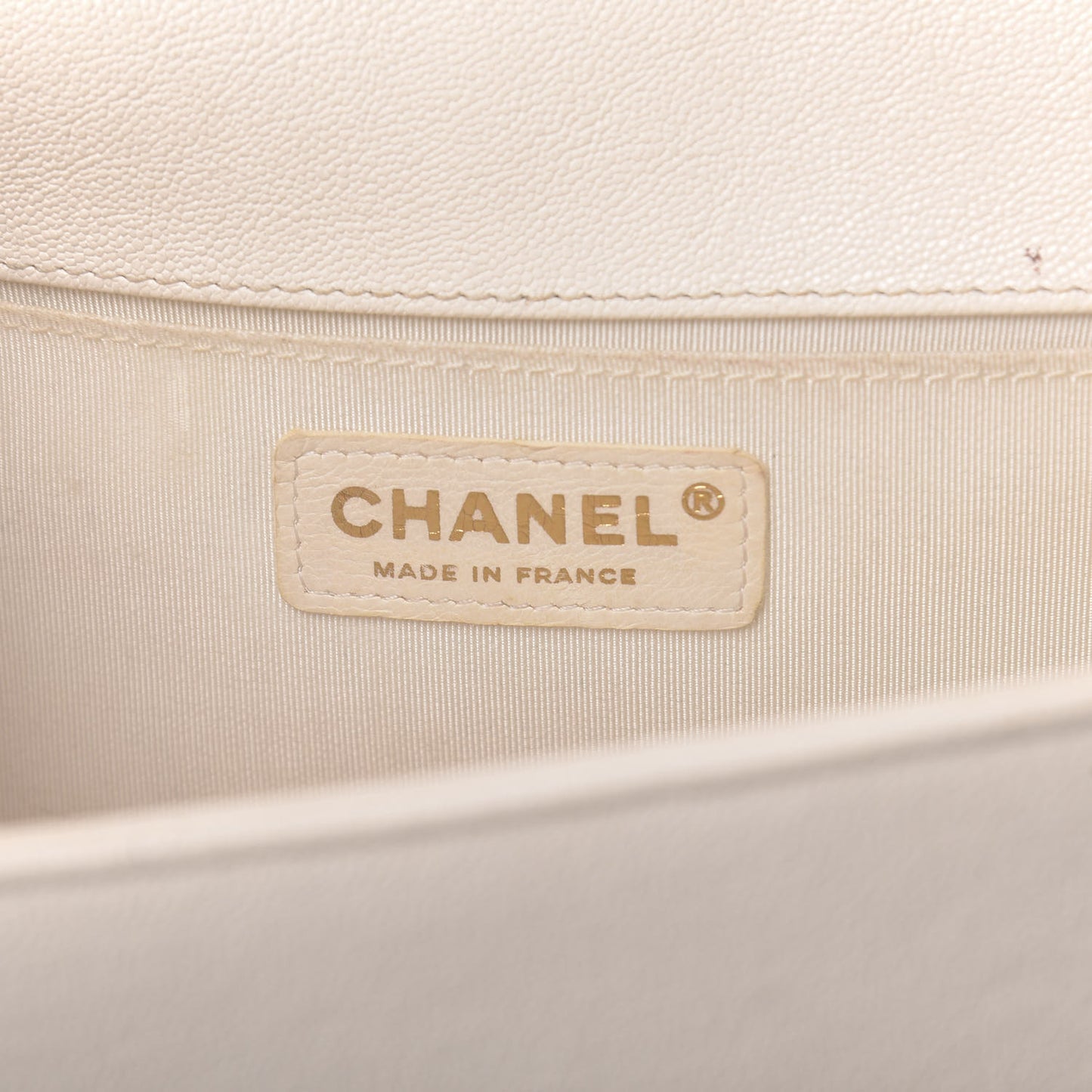 Caviar Quilted Medium Boy Flap Ivory