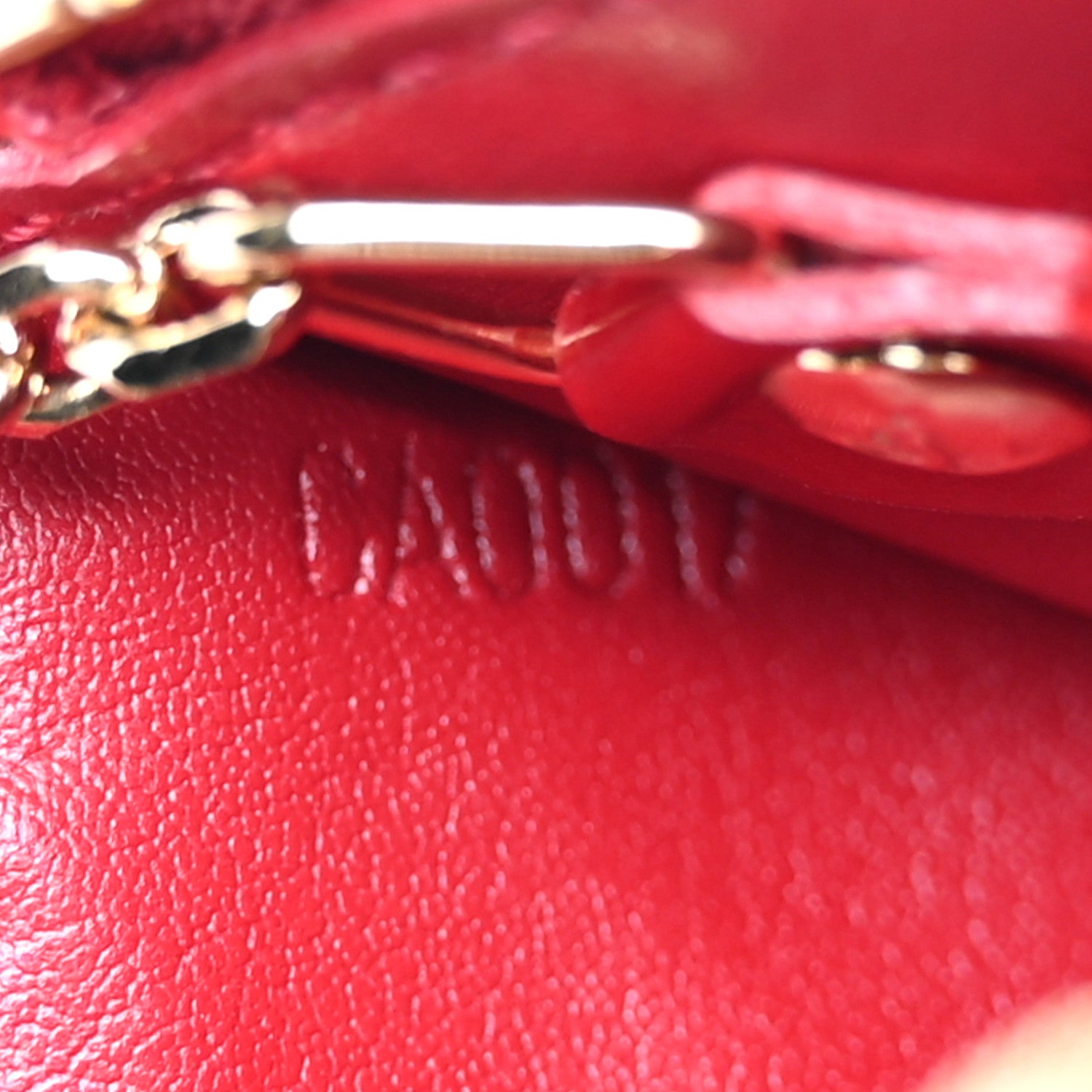 Louis Vuitton Vernis Key Pochette Pomme D'Amour 6 of 13