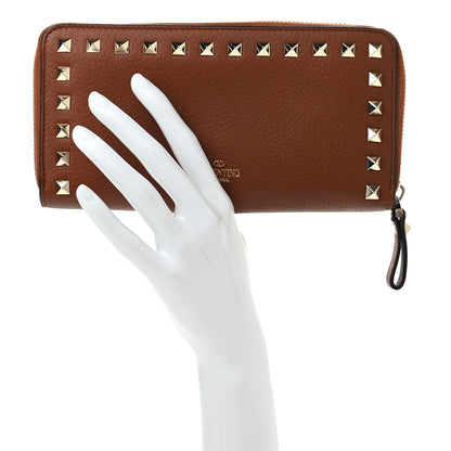 Valentino Garavani Pebbled Calfskin Rockstud Zip Around Wallet Bright Cognac 2 of 9