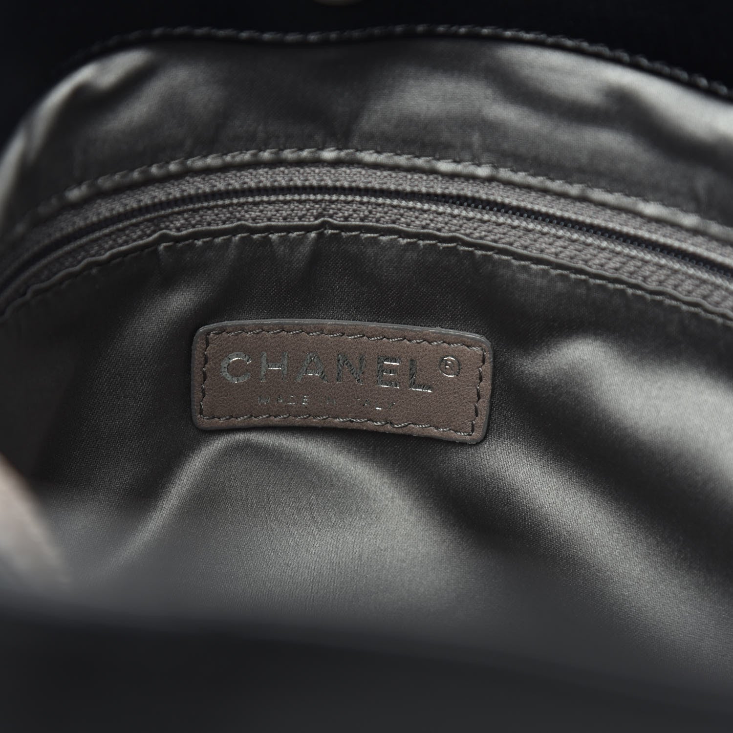Chanel Calfskin Modern Chain Rhodoid East West Tote Black 6 of 14