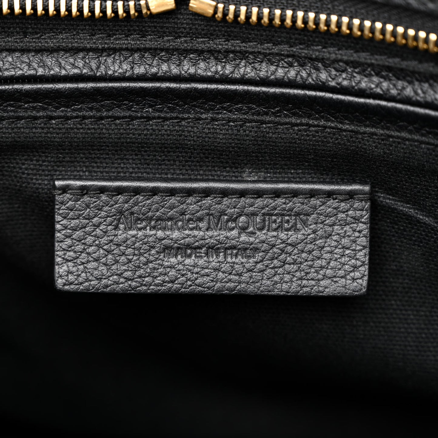 Pebbled Calfskin Small Skull Padlock Zip Around Tote Black