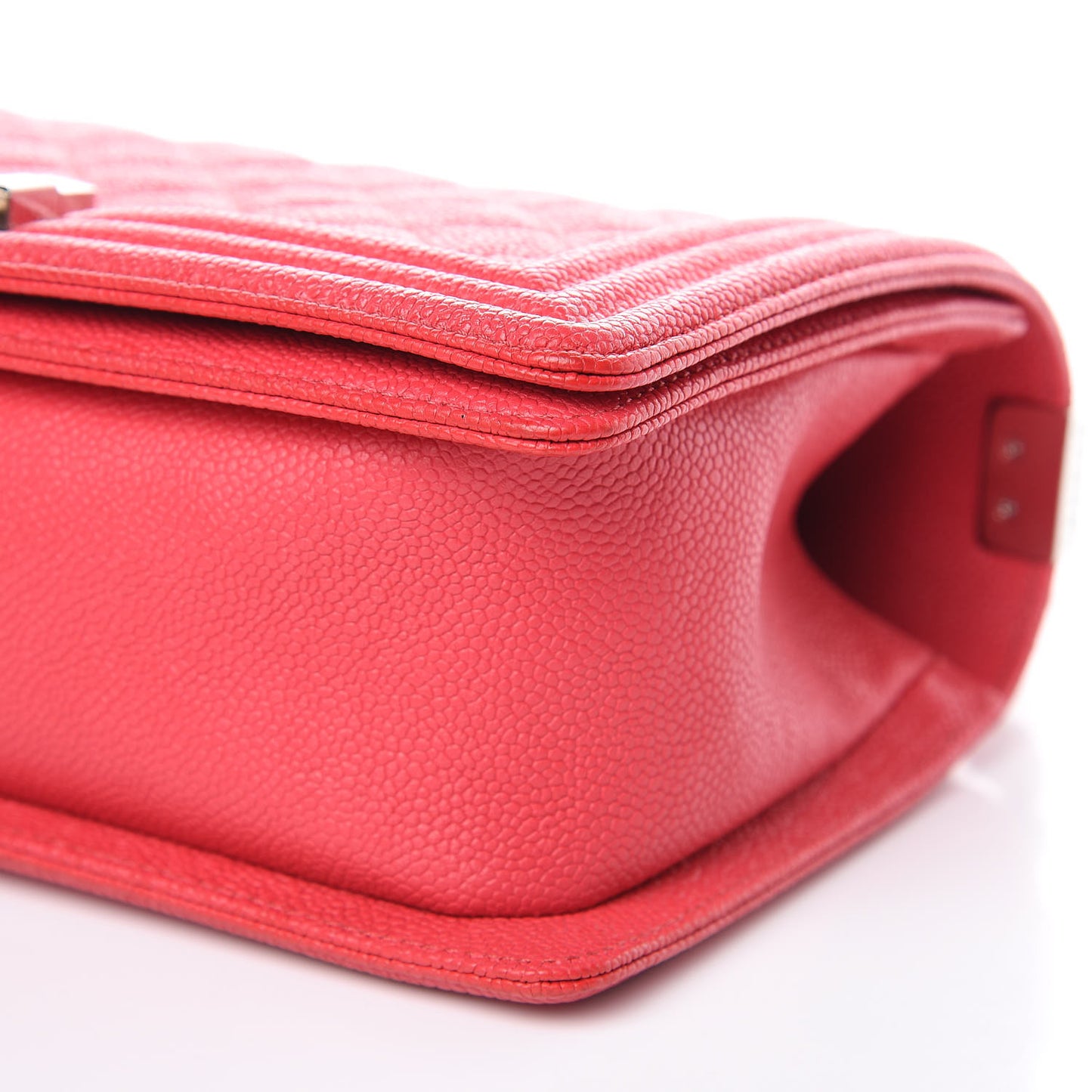 Caviar Quilted Medium Boy Flap Light Red