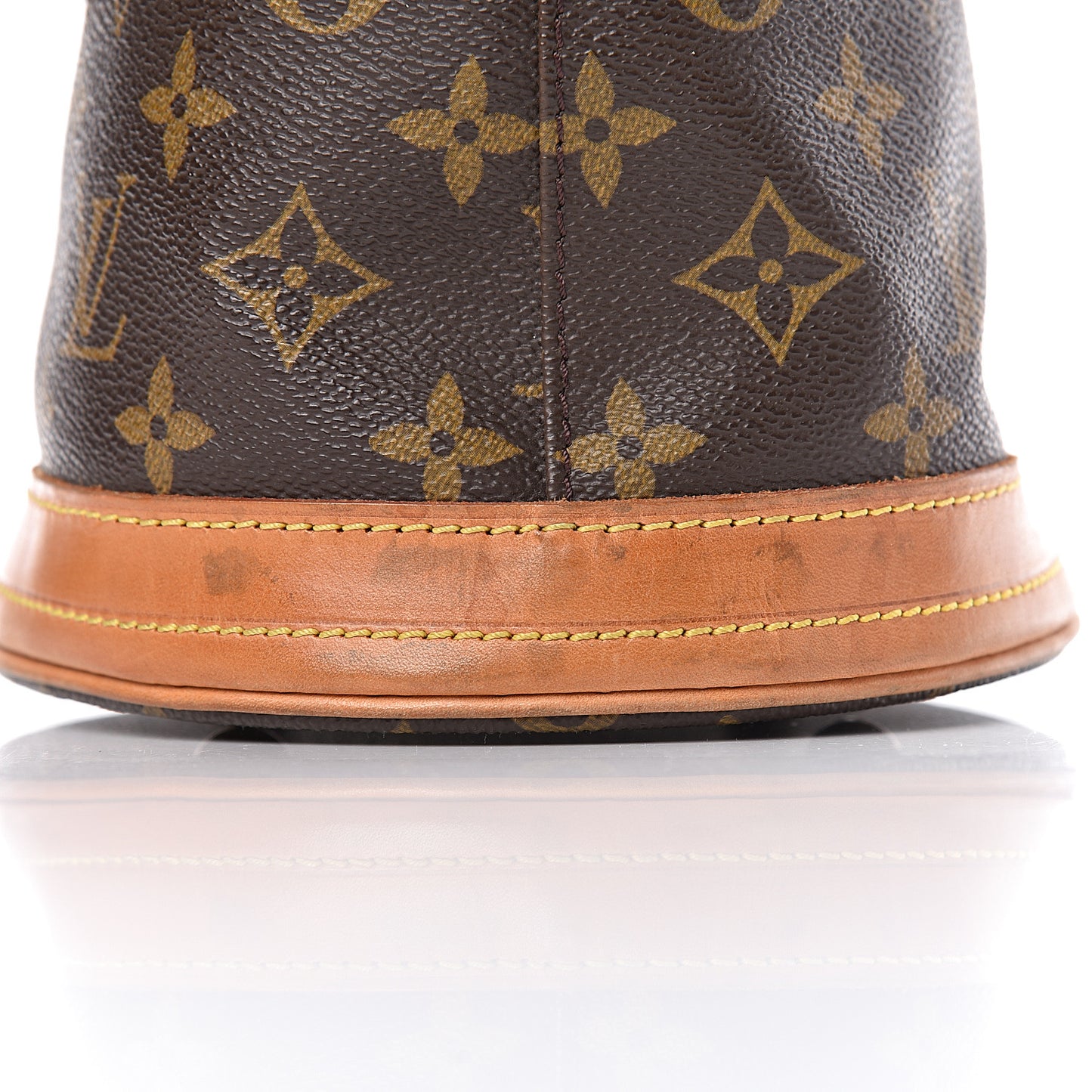 Monogram Petit Bucket 23