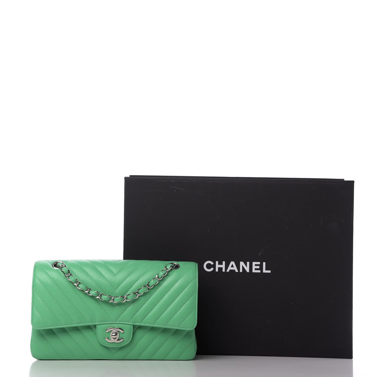 Caviar Chevron Quilted Medium Double Flap Green