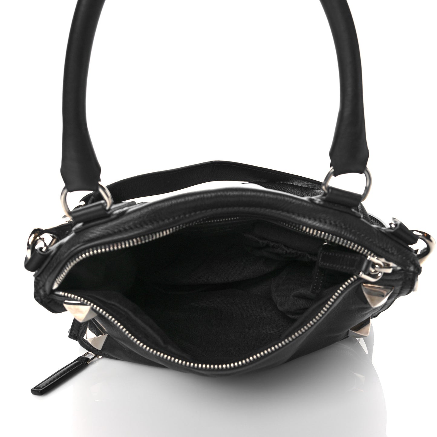 Pebbled Calfskin Medium Pyramid Stud Pandora Black