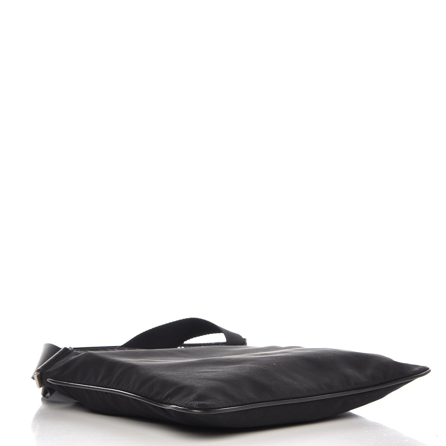 Nylon Flat Messenger Bag Black