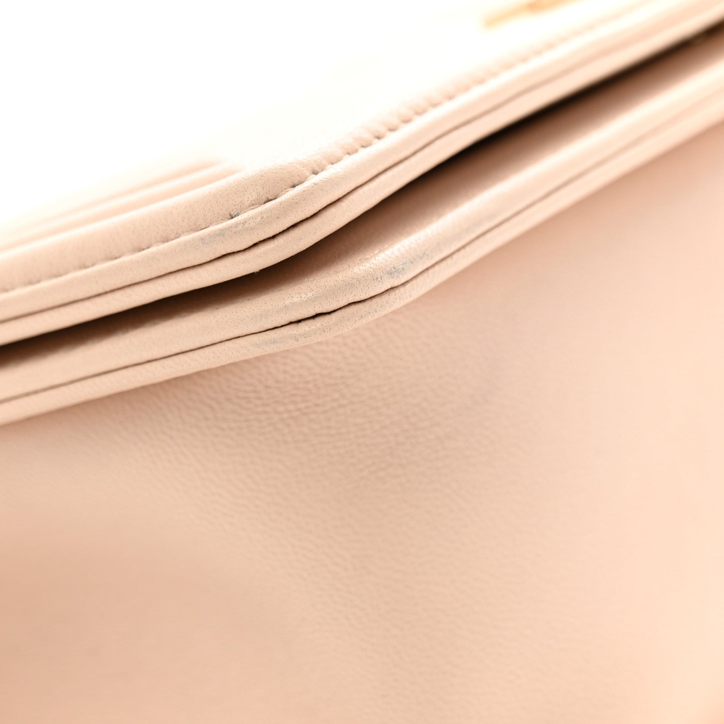 Lambskin Chevron Quilted Medium Boy Flap Light Beige