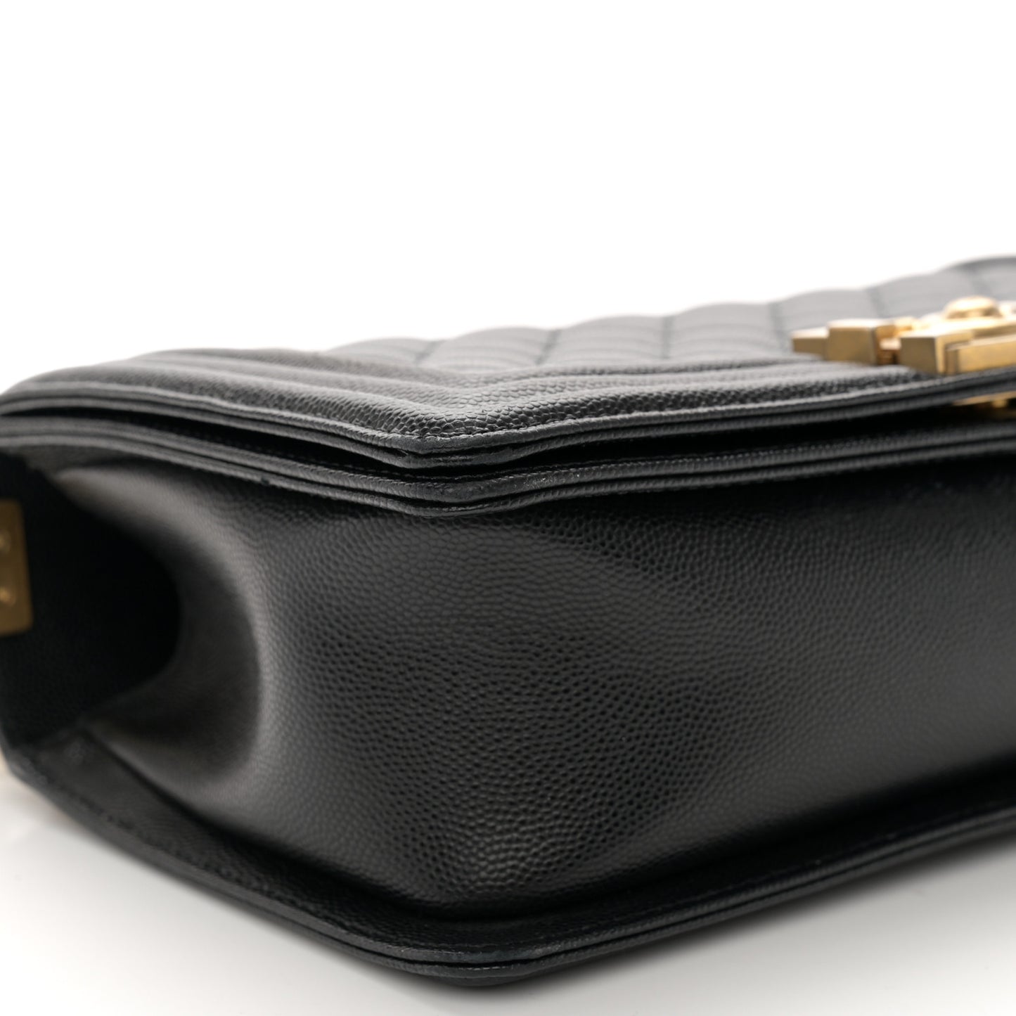 Caviar Quilted Medium Boy Flap Black