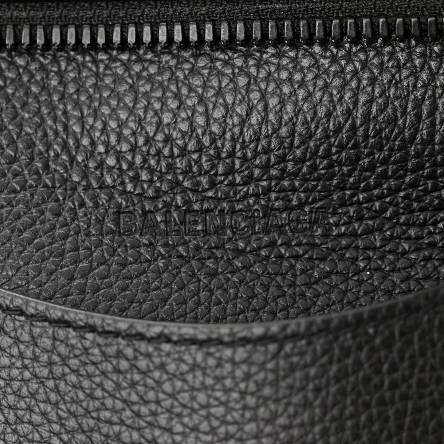 Grained Calfskin Neo Classic Black Hardware S City Black