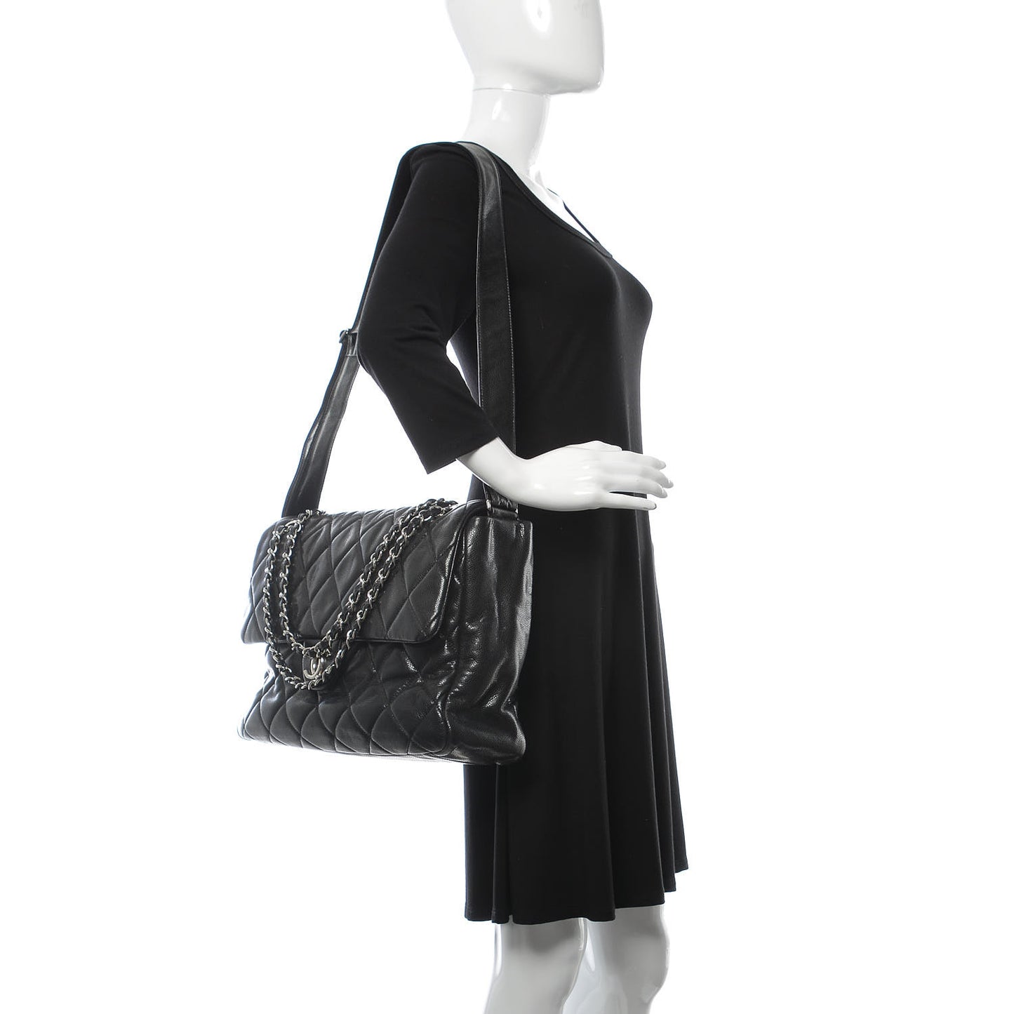 Glazed Caviar Quilted Stretch Spirit Messenger Bag Black