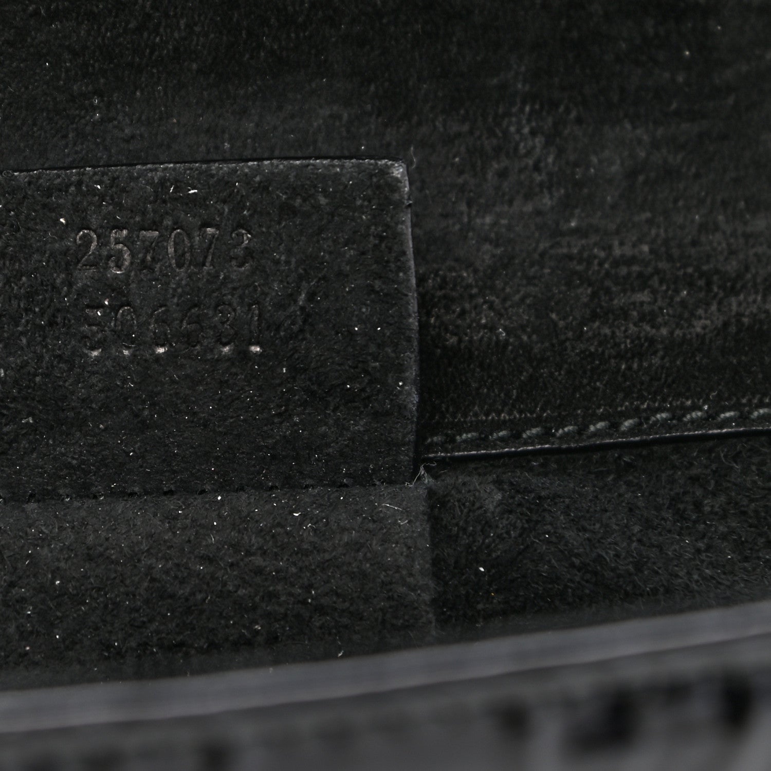 Gucci Patent Microguccissima Small Broadway Clutch Black 7 of 8