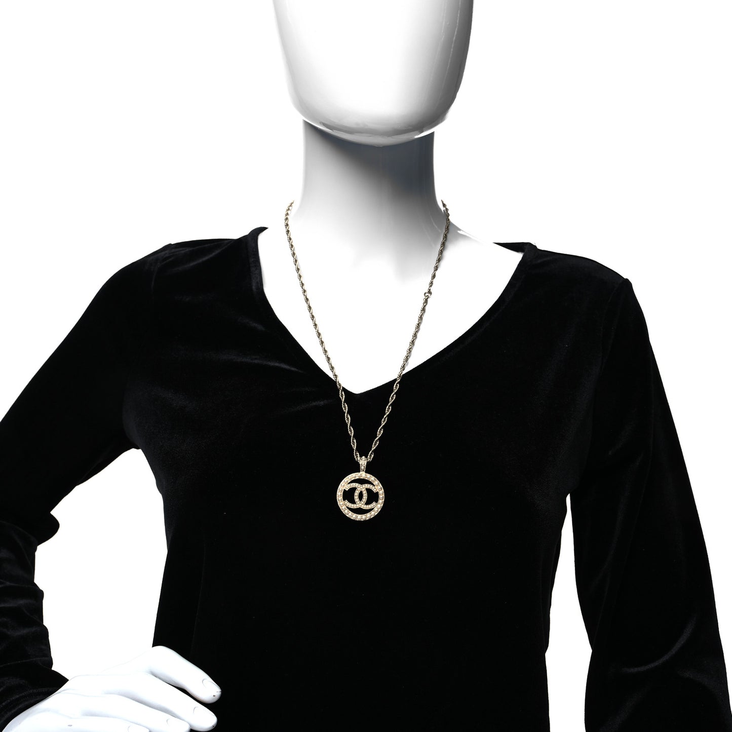 Pearl CC Round Pendant Necklace Gold