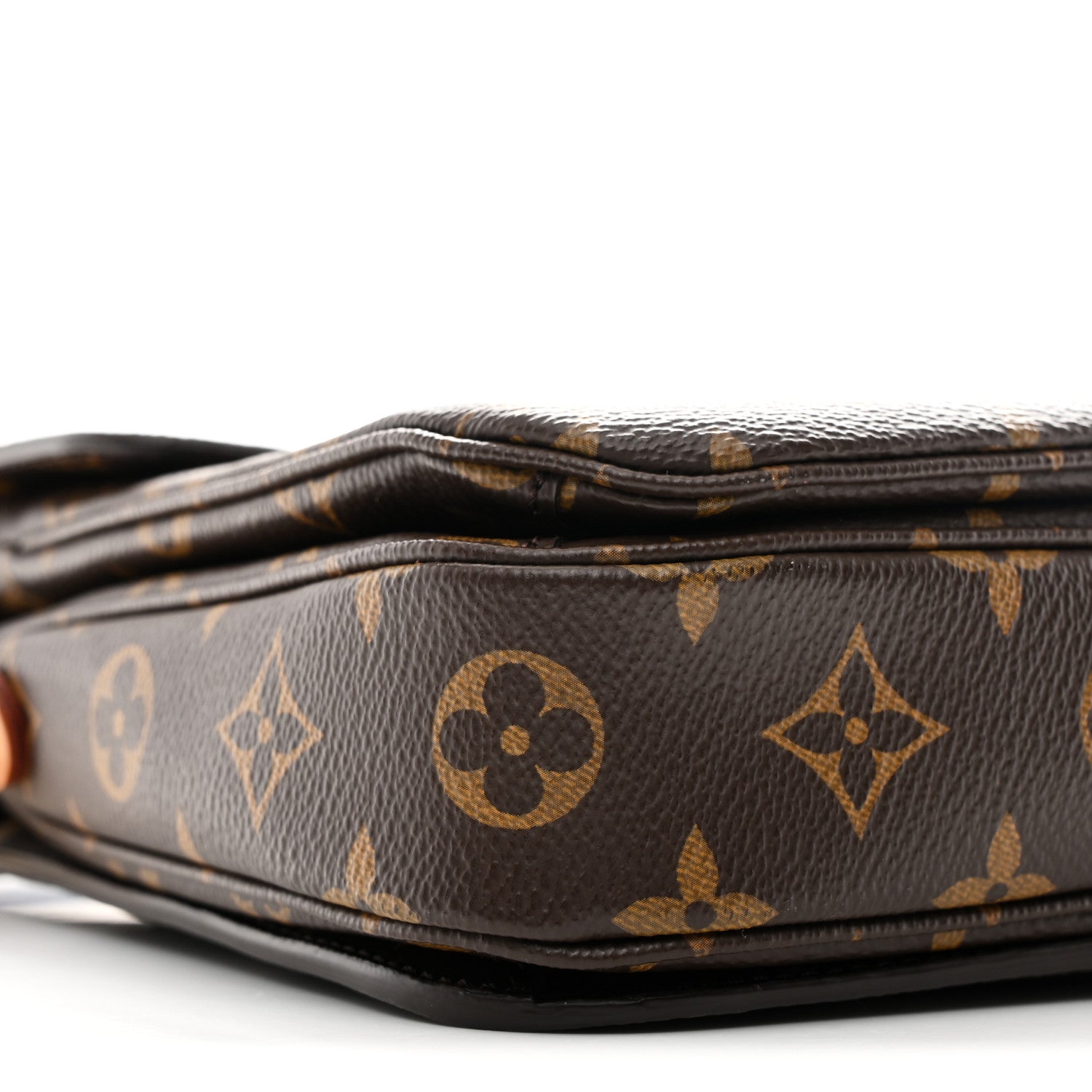 Louis Vuitton Monogram My World Tour Pochette Metis 16 of 19