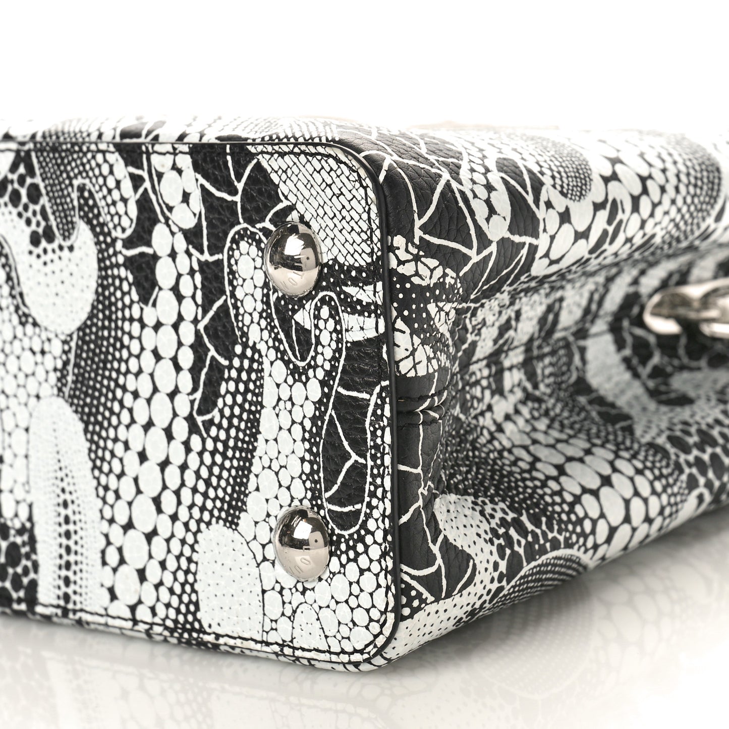 LV X YK Taurillon Psychedelic Capucines MM Black White