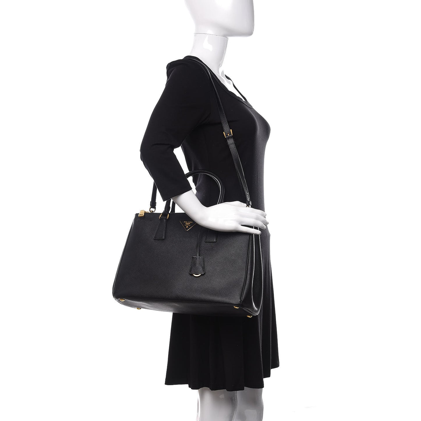 Saffiano Medium Galleria Double Zip Tote Black