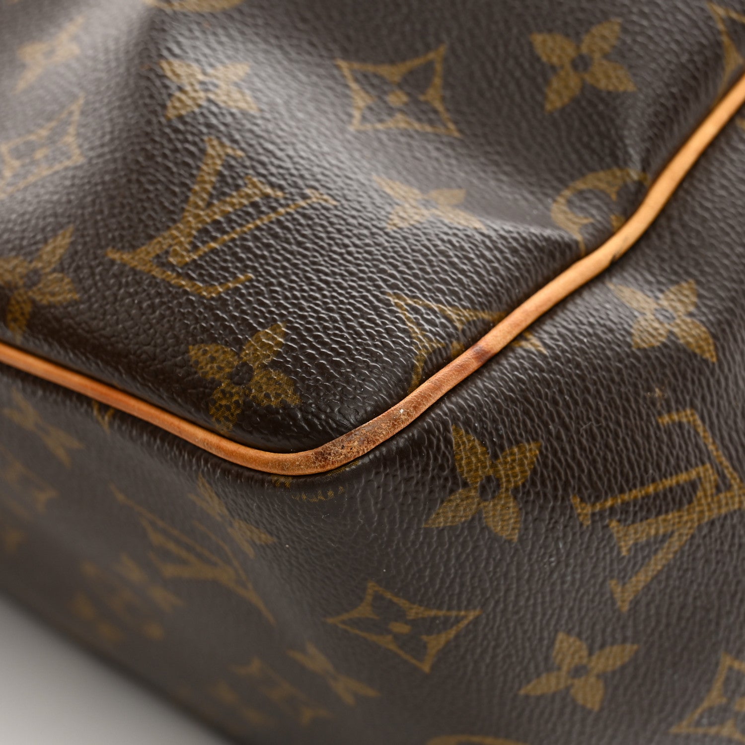 Louis Vuitton Monogram Batignolles 10 of 16