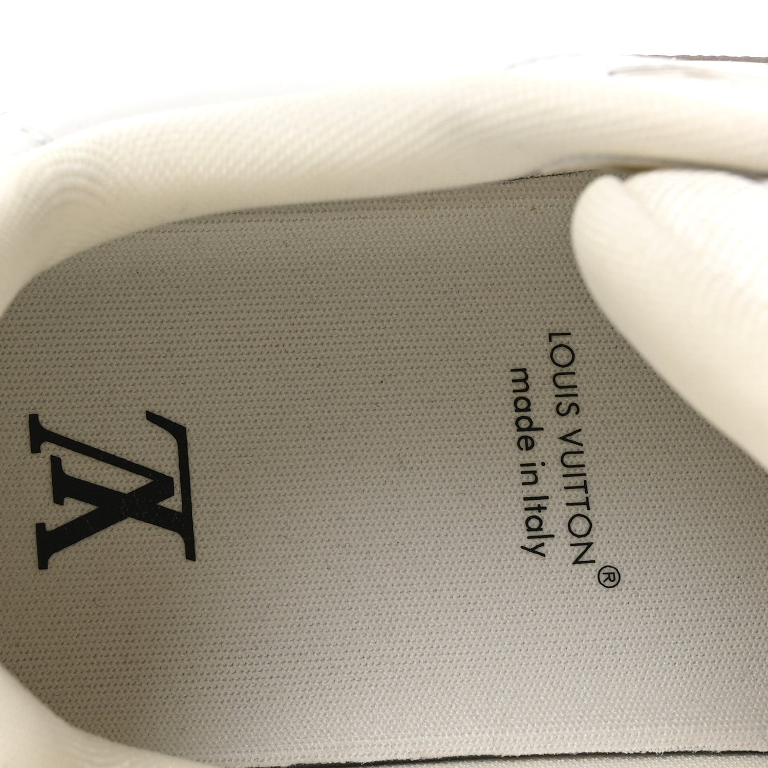 Louis Vuitton Calfskin Monogram Mens LV Trainer Sneakers 9.5 Beige 8 of 9