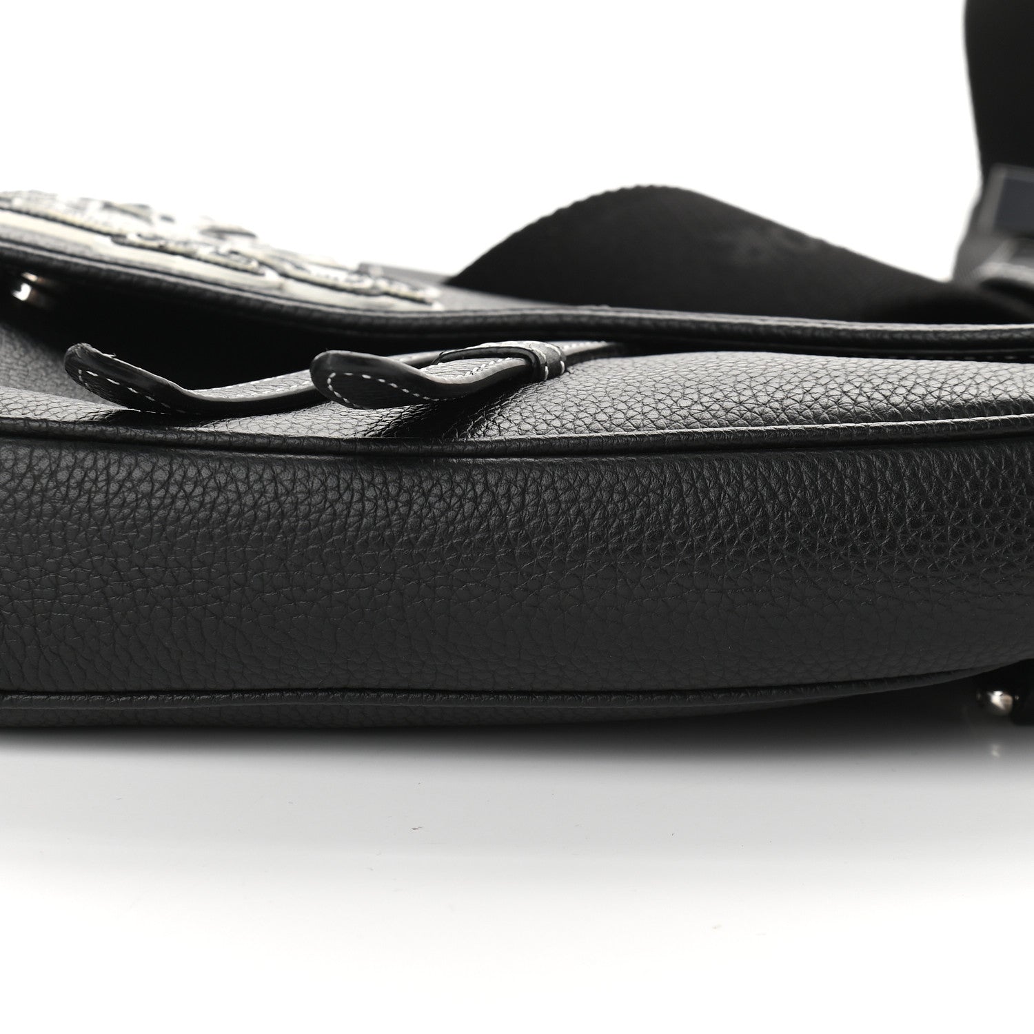 Christian Dior X SHAWN STUSSY Grained Calfskin Bee Saddle Bag Black 9 of 9