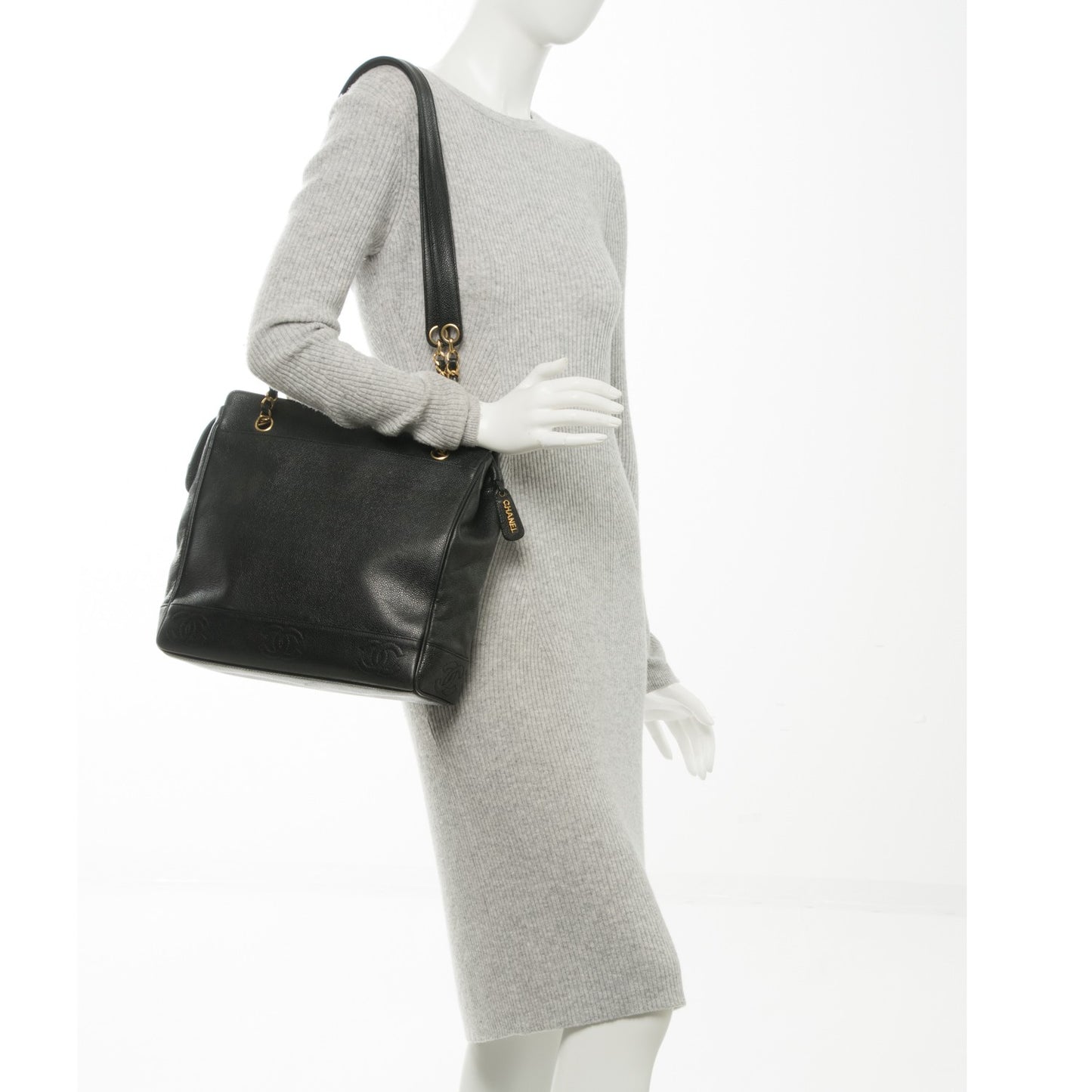 Caviar Shoulder Bag Black