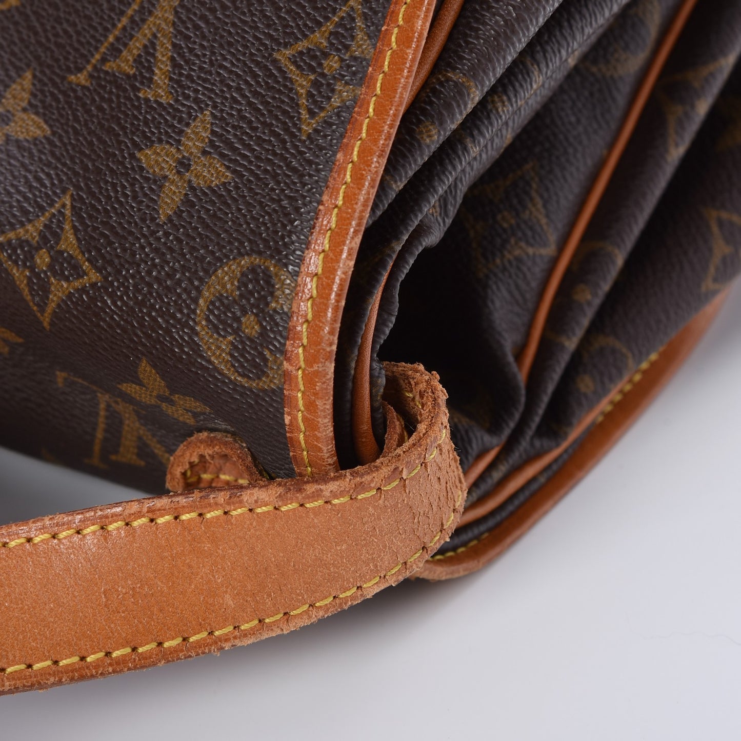 Monogram Saumur 35