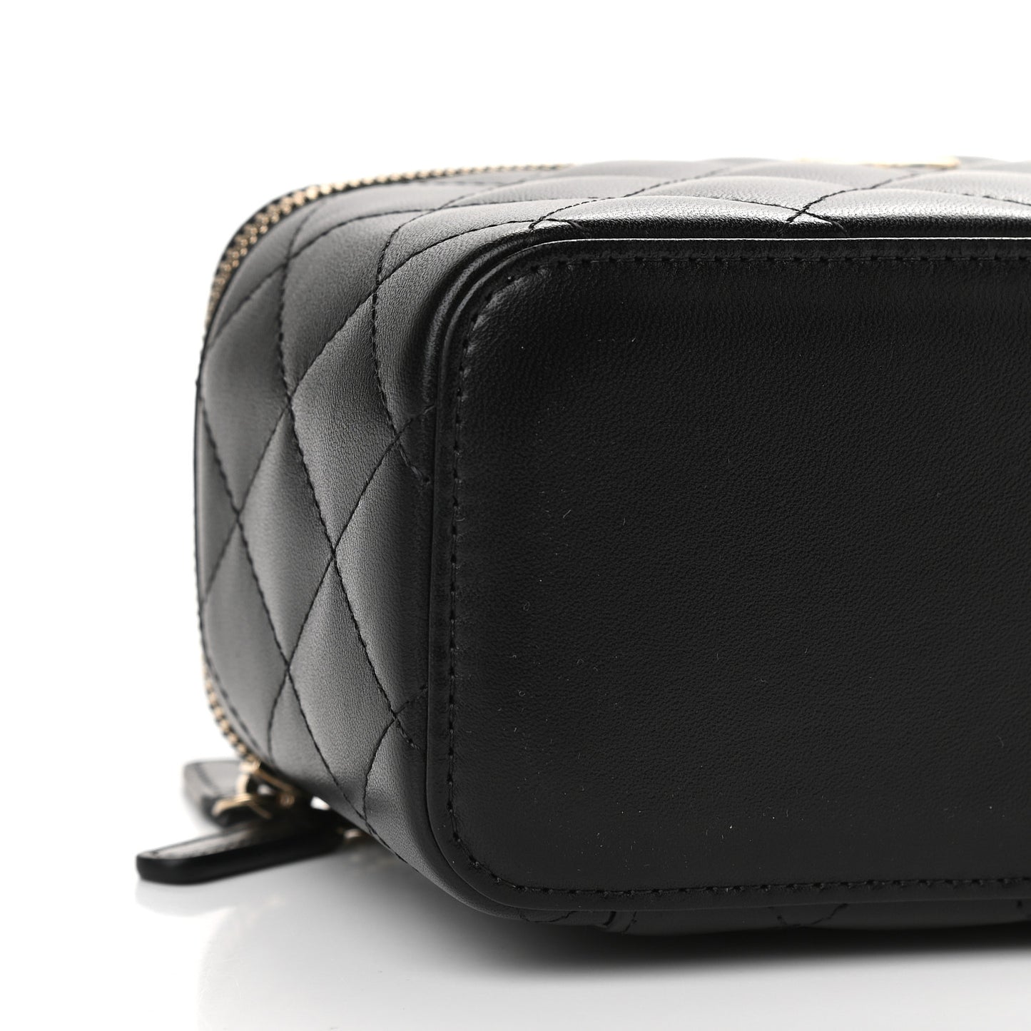 Lambskin Quilted Small Top Handle Vanity Case With Chain Black