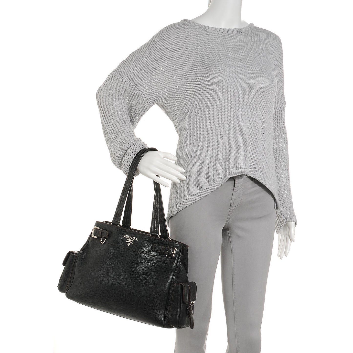 Vitello Daino Logo Shoulder Bag Black