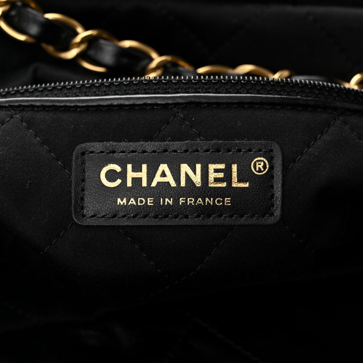Shiny Calfskin Quilted Chanel 22 Black