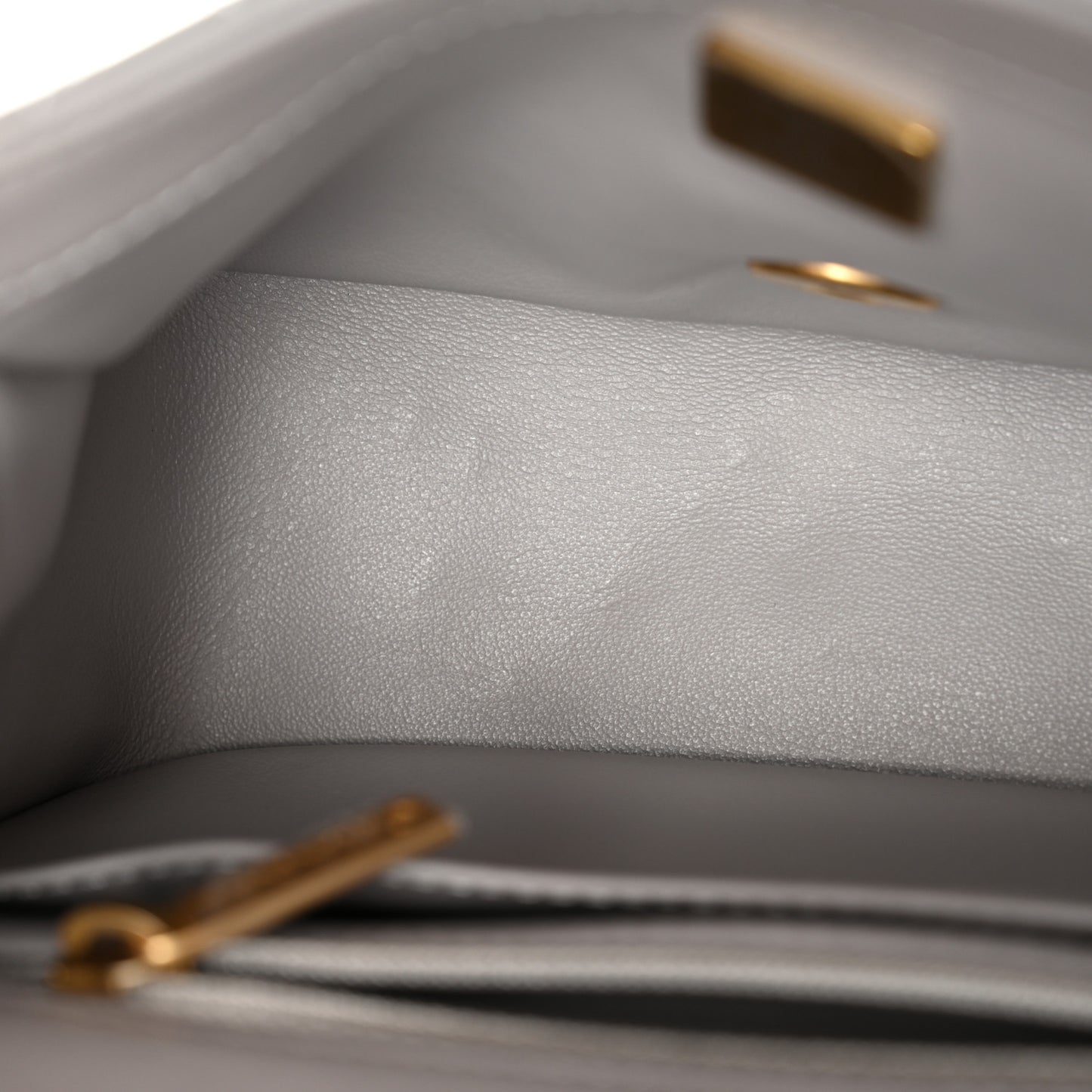 Lambskin Quilted Mini Pearl Crush Flap Light Grey
