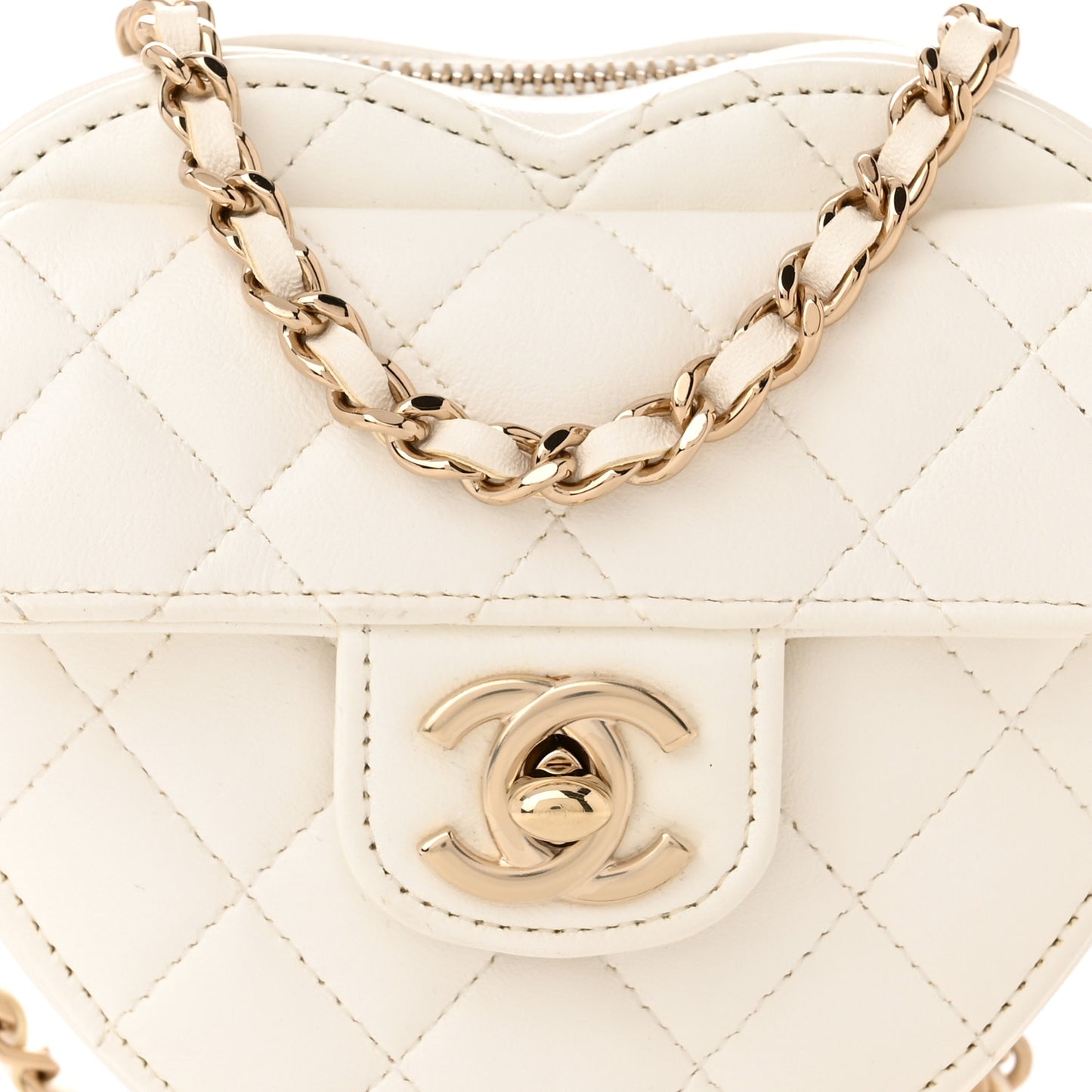 Lambskin Quilted CC In Love Heart Clutch With Chain White