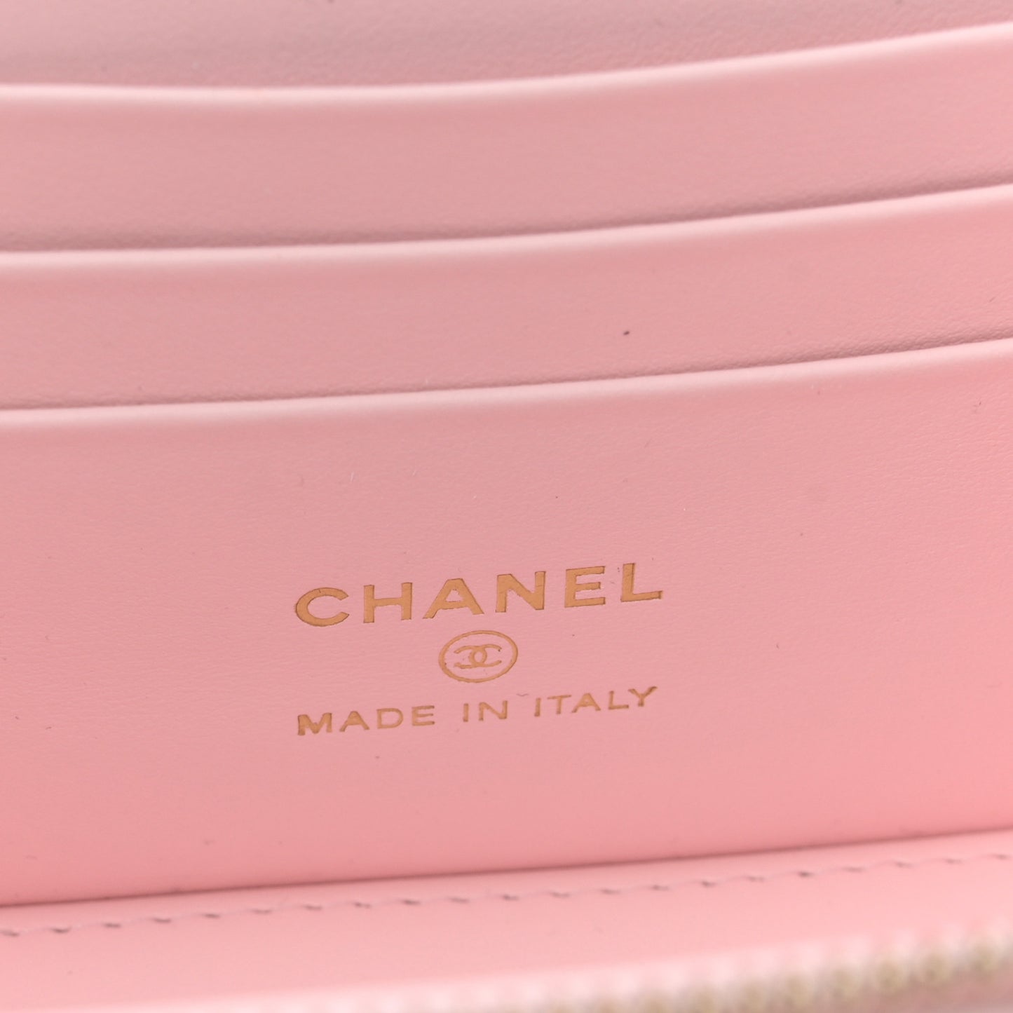 Caviar Quilted Small Vanity Case With Chain Light Pink