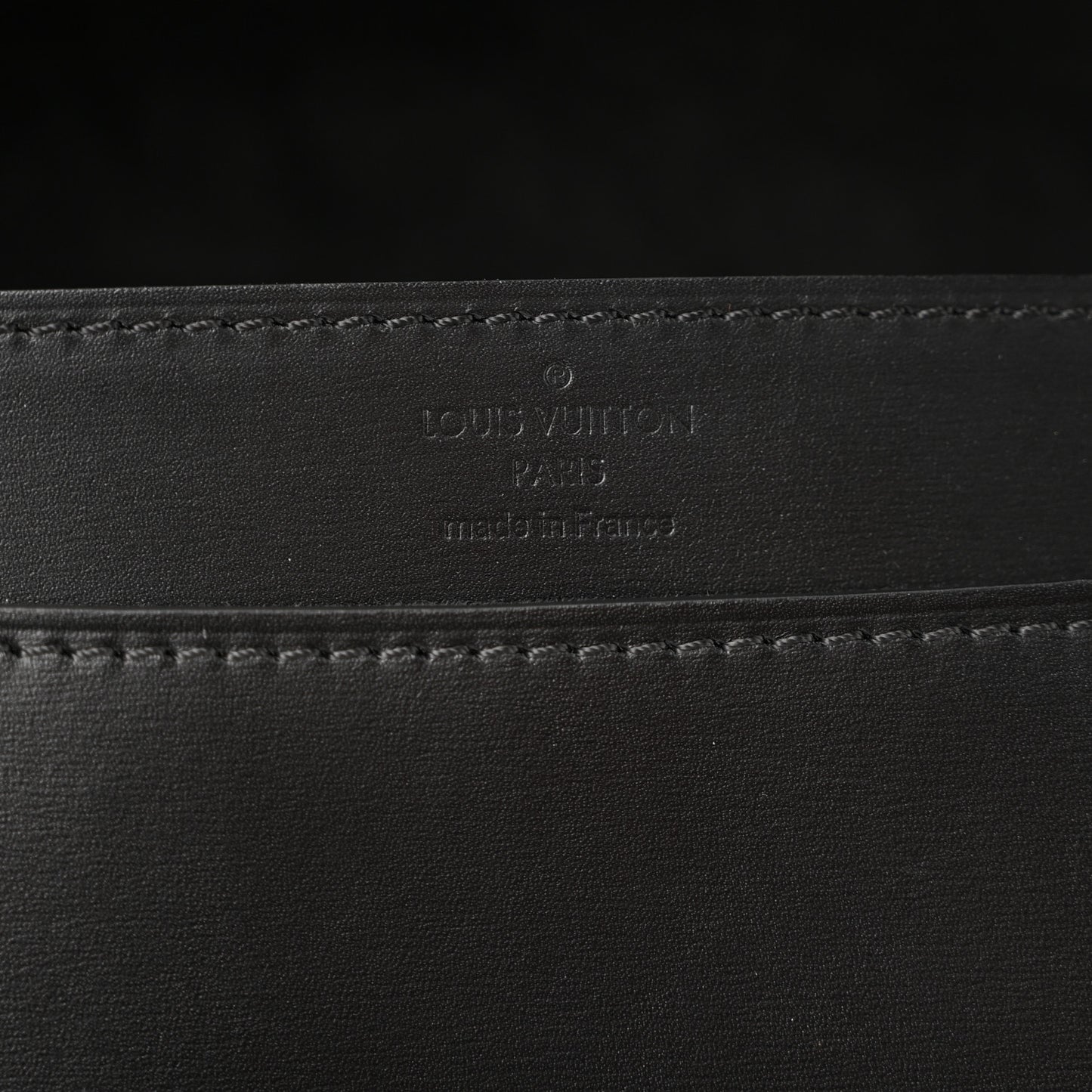 Calfskin Chain Louise GM NM Black