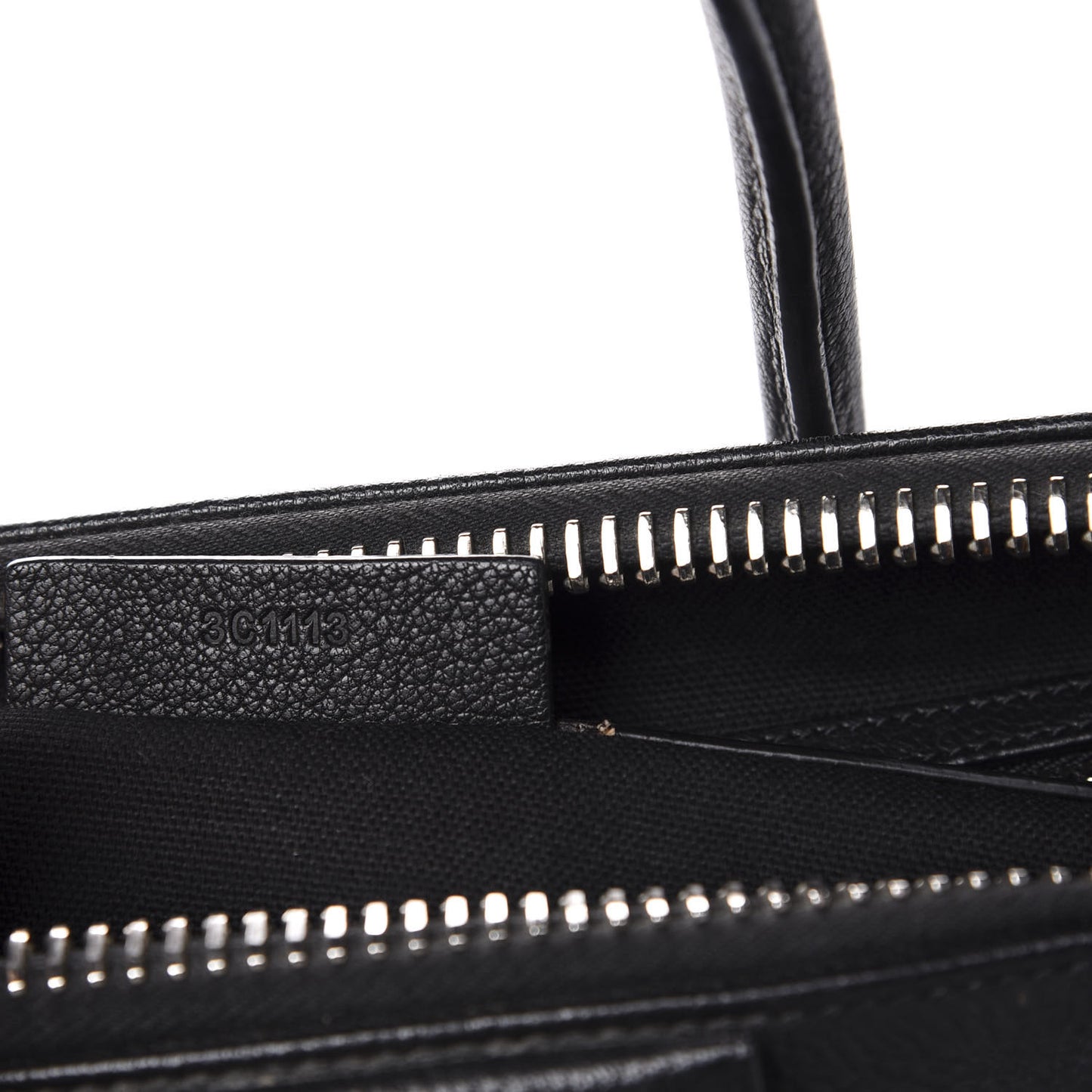 Sugar Goatskin Medium Antigona Black