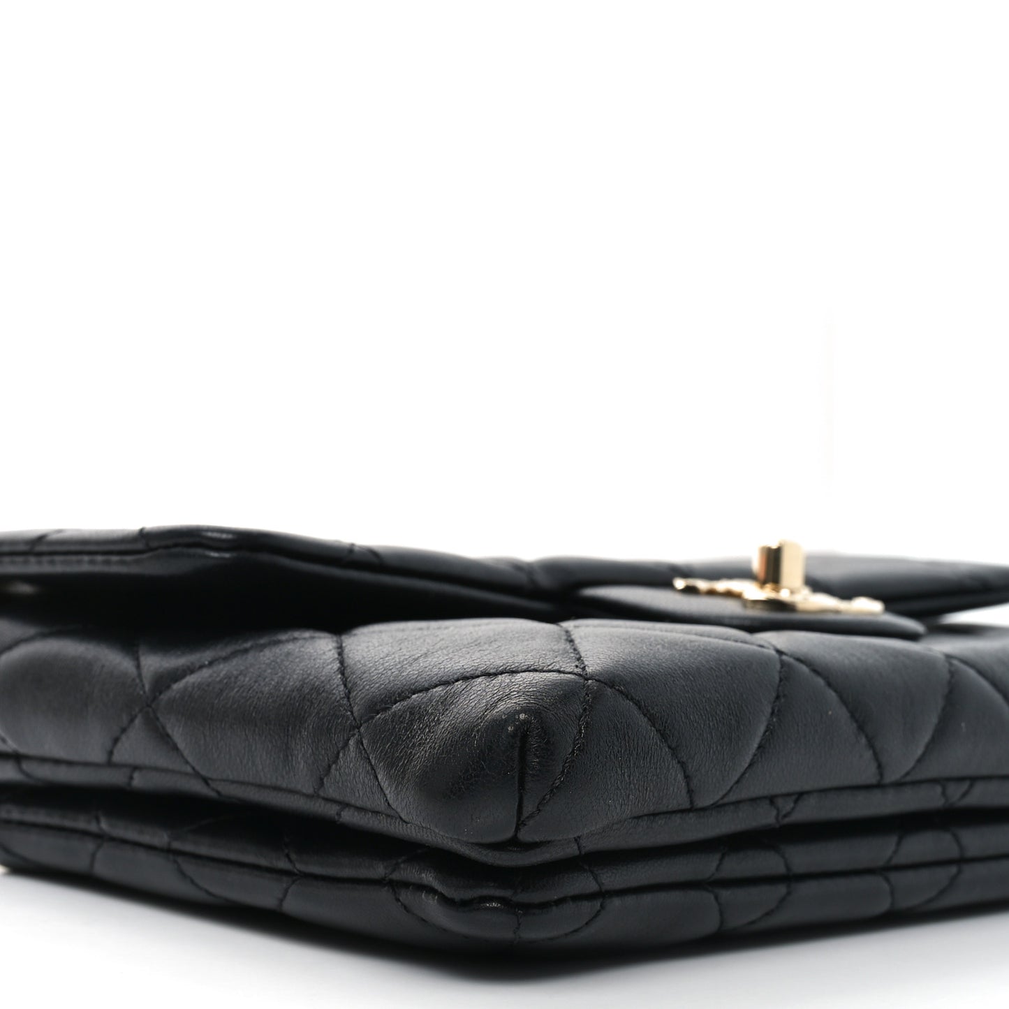Lambskin Quilted CC Pocket Clutch With Chain Black