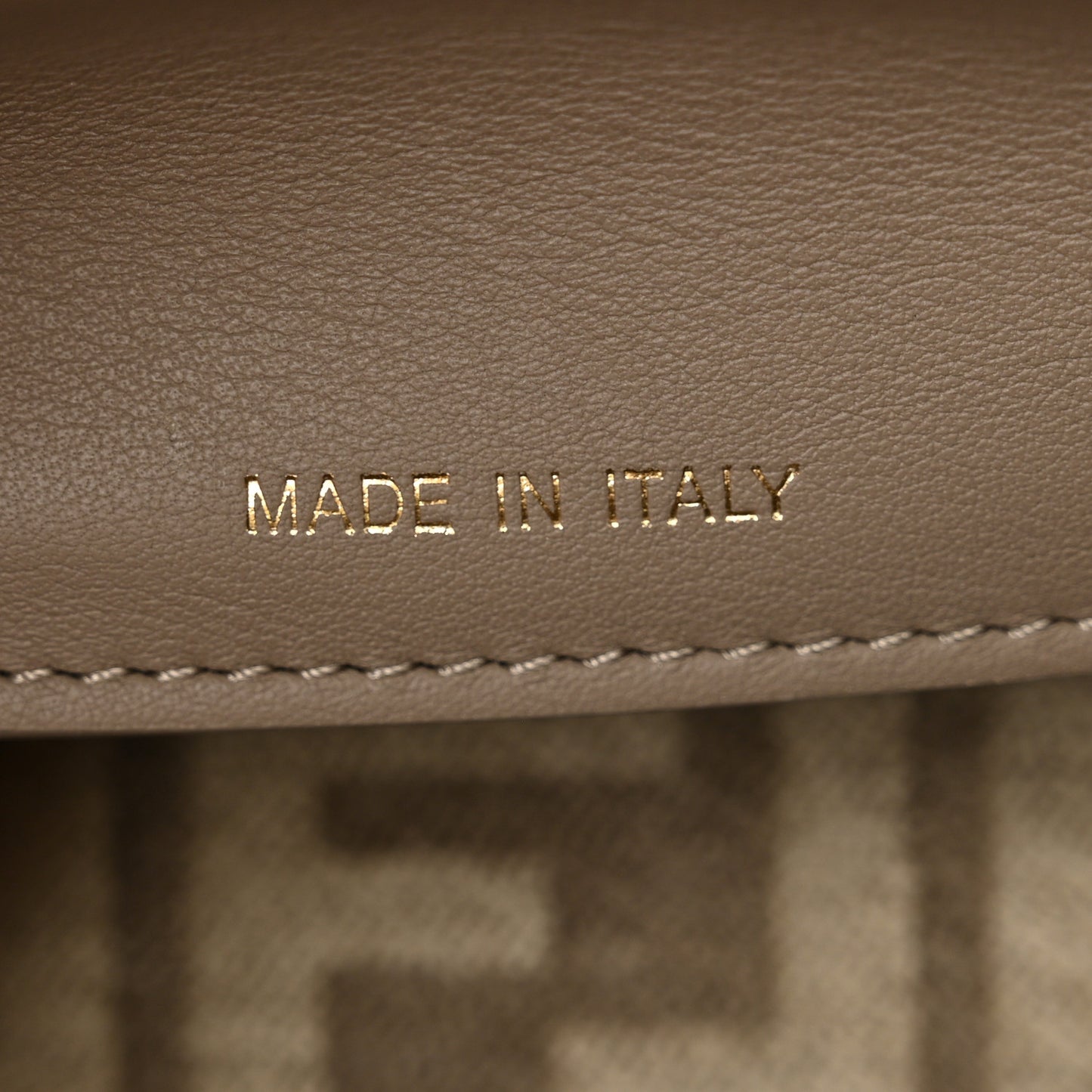 Chenille Vitello Seta FF Small Peekaboo I SEE U Satchel Tortora Nuvola