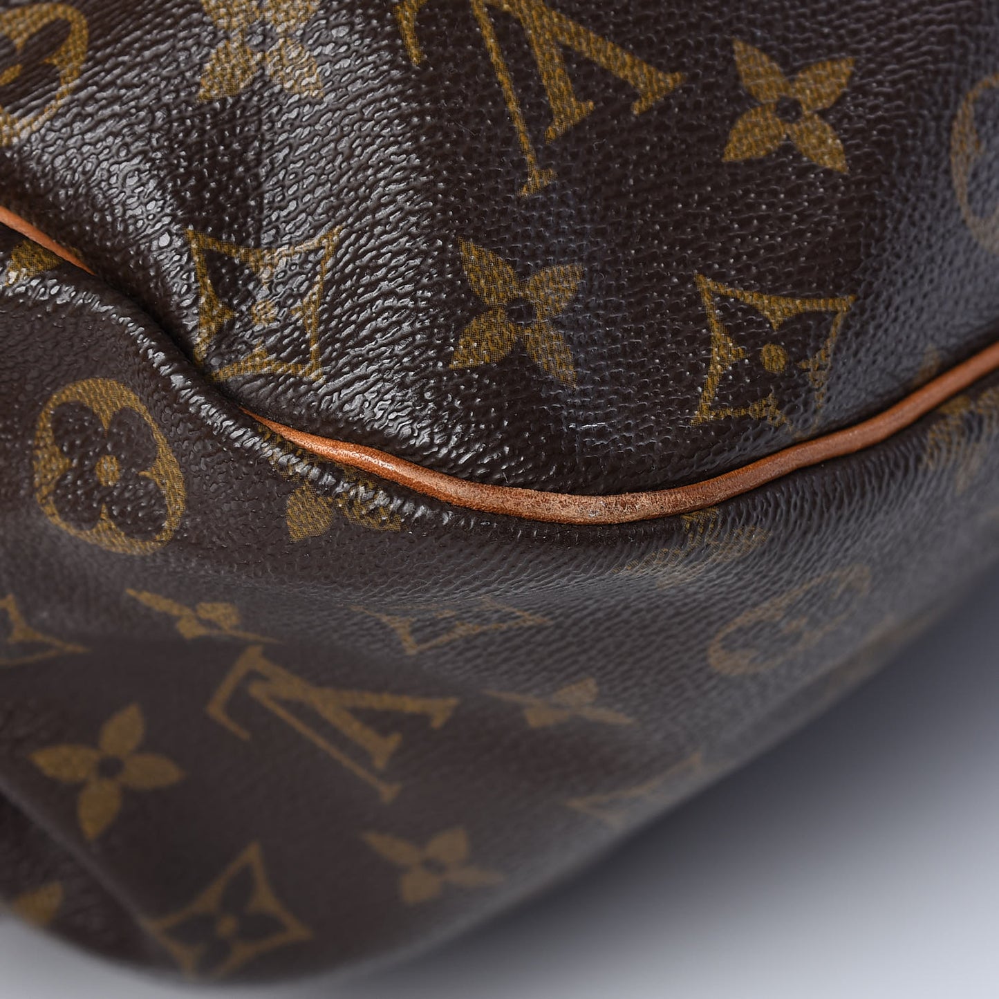 Monogram Saumur 35