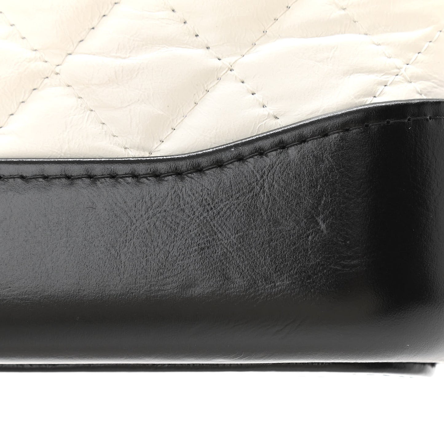Aged Calfskin Quilted Small Gabrielle Clutch With Chain White Black