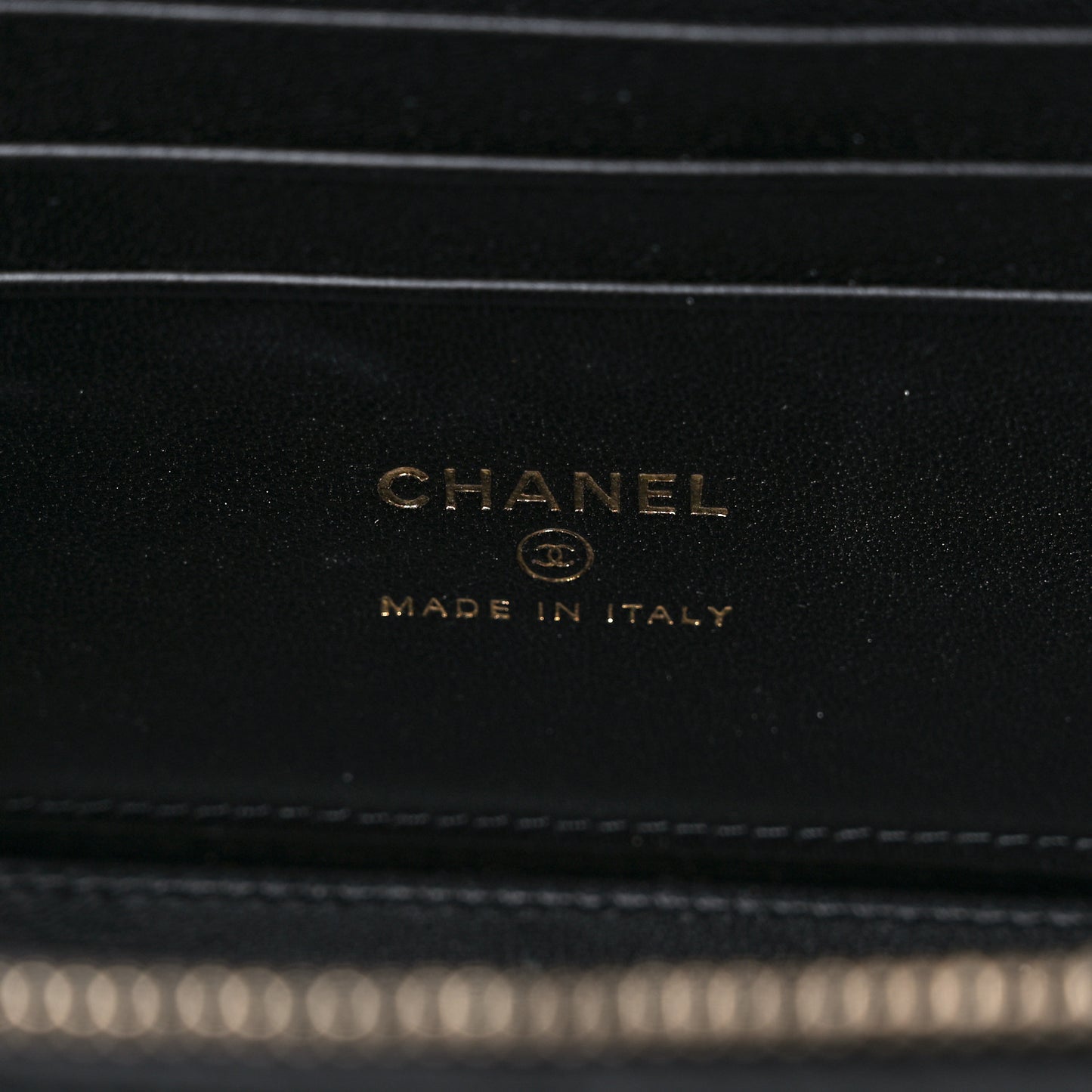 Lambskin Quilted Small Top Handle Vanity Case With Chain Black