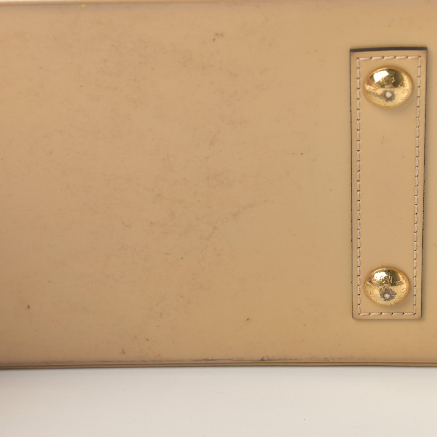 Louis Vuitton Vernis Alma PM Dune 14 of 20