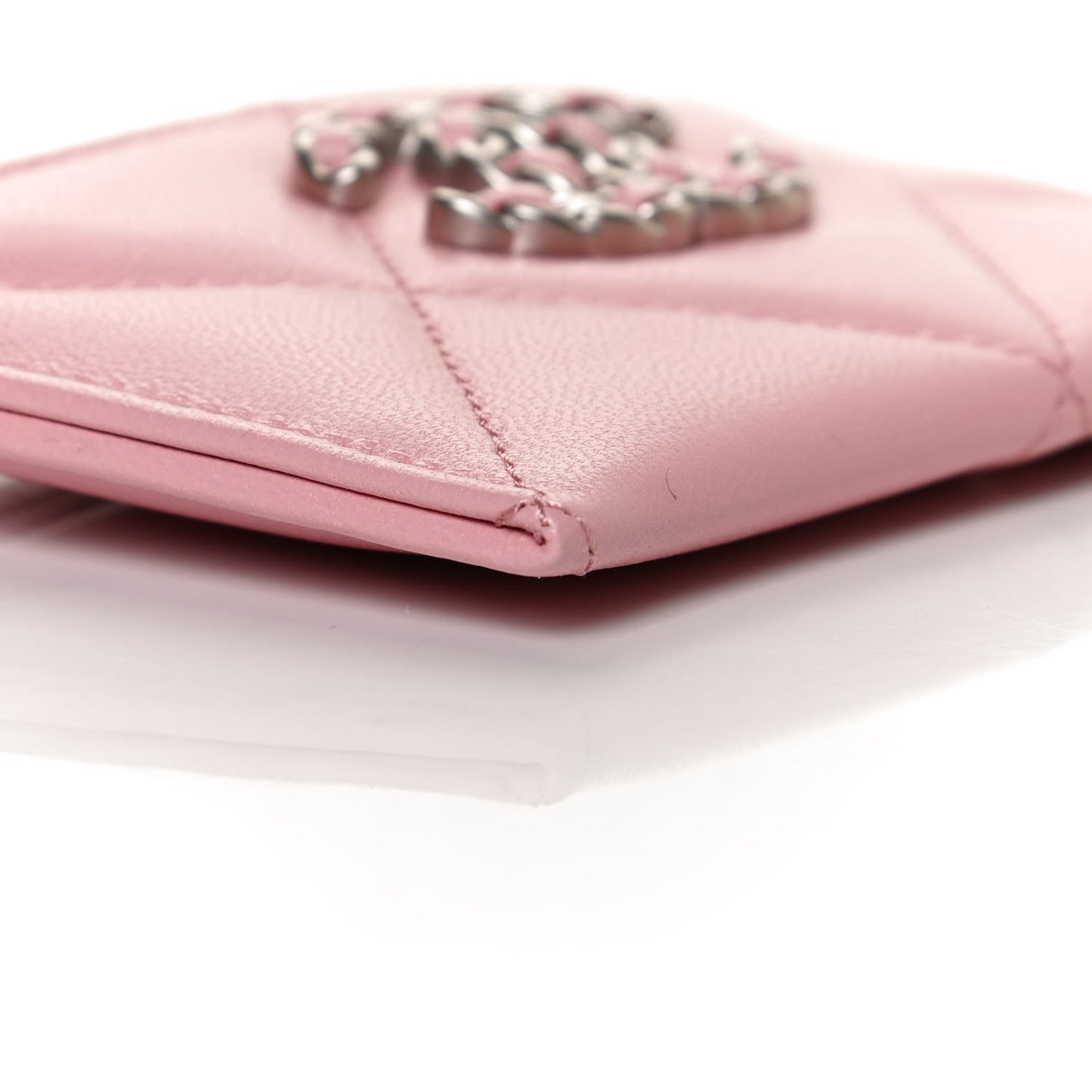 Lambskin Quilted Chanel 19 Card Holder Light Pink