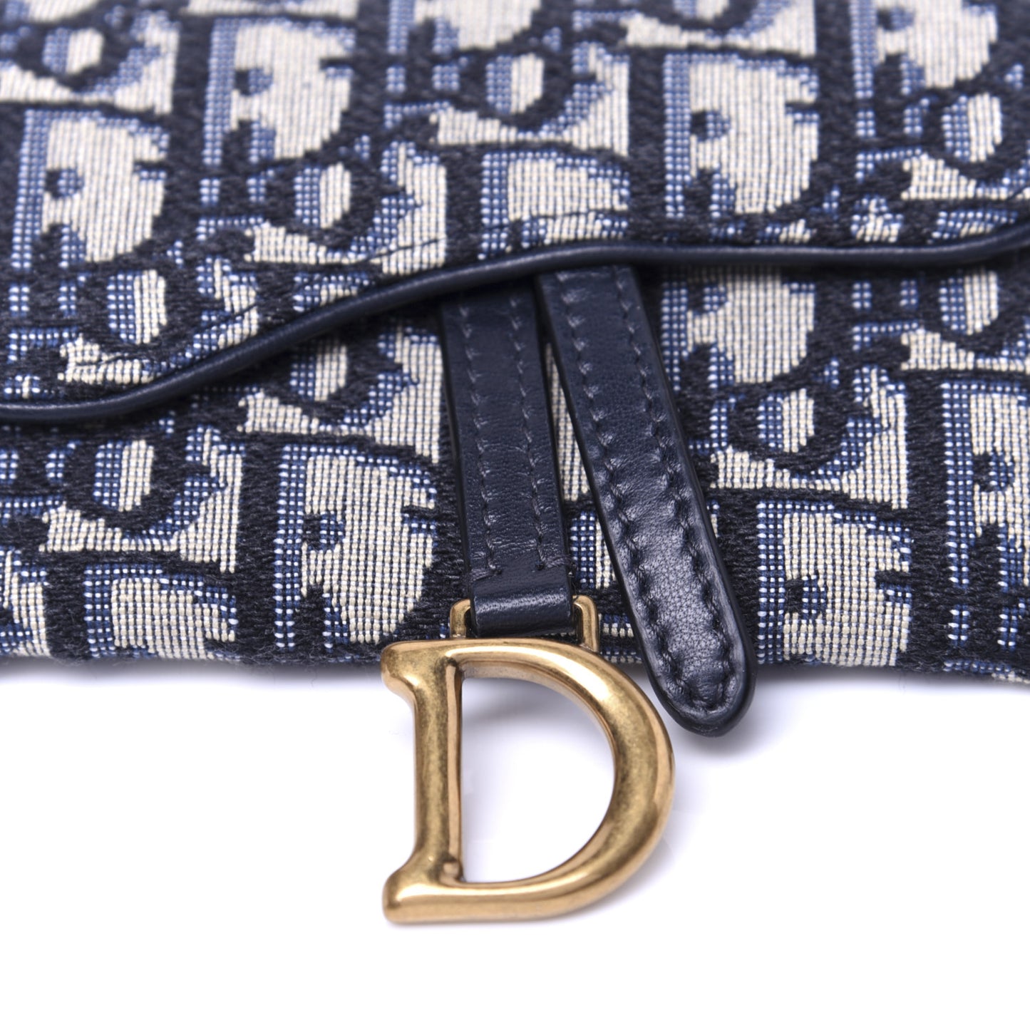 Oblique Nano Saddle Chain Pouch Blue