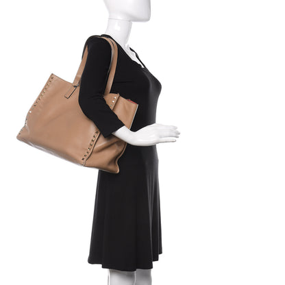 Valentino Garavani Nappa Medium Rockstud Soft Tote Soft Noisette 2 of 19