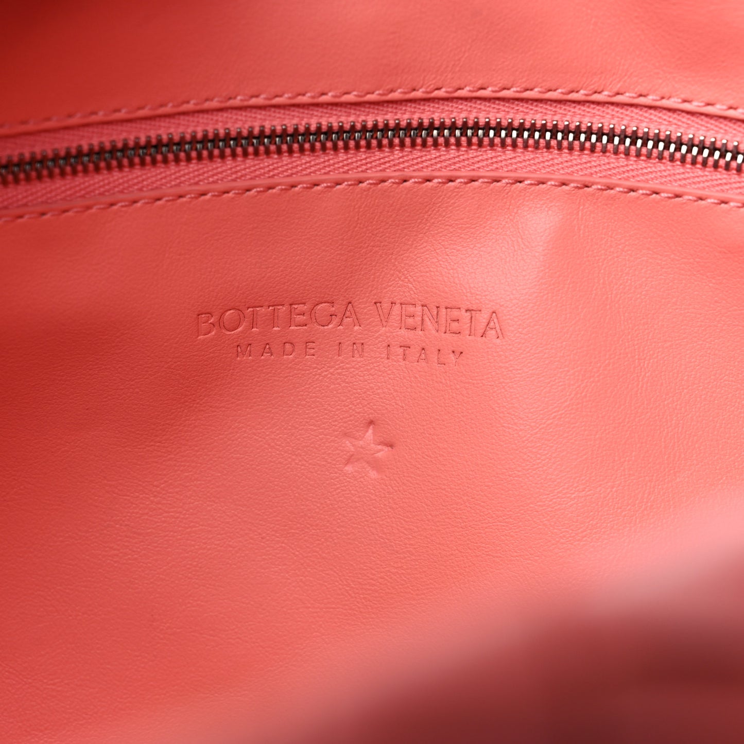 Nappa Intrecciato Large Jodie Hobo in Pink