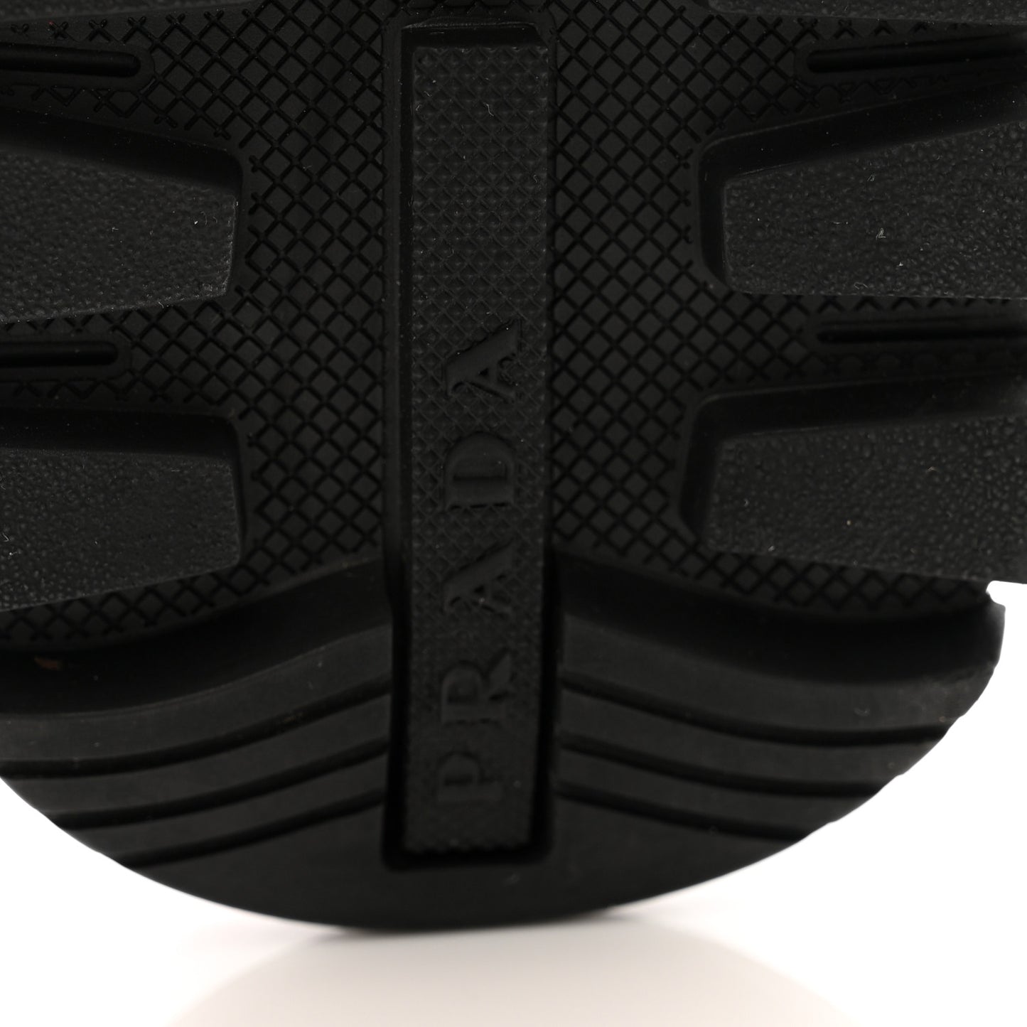 Re-Nylon Piuma Metal Triangle Logo Quilted 45mm Sneakers 37 Alabastro