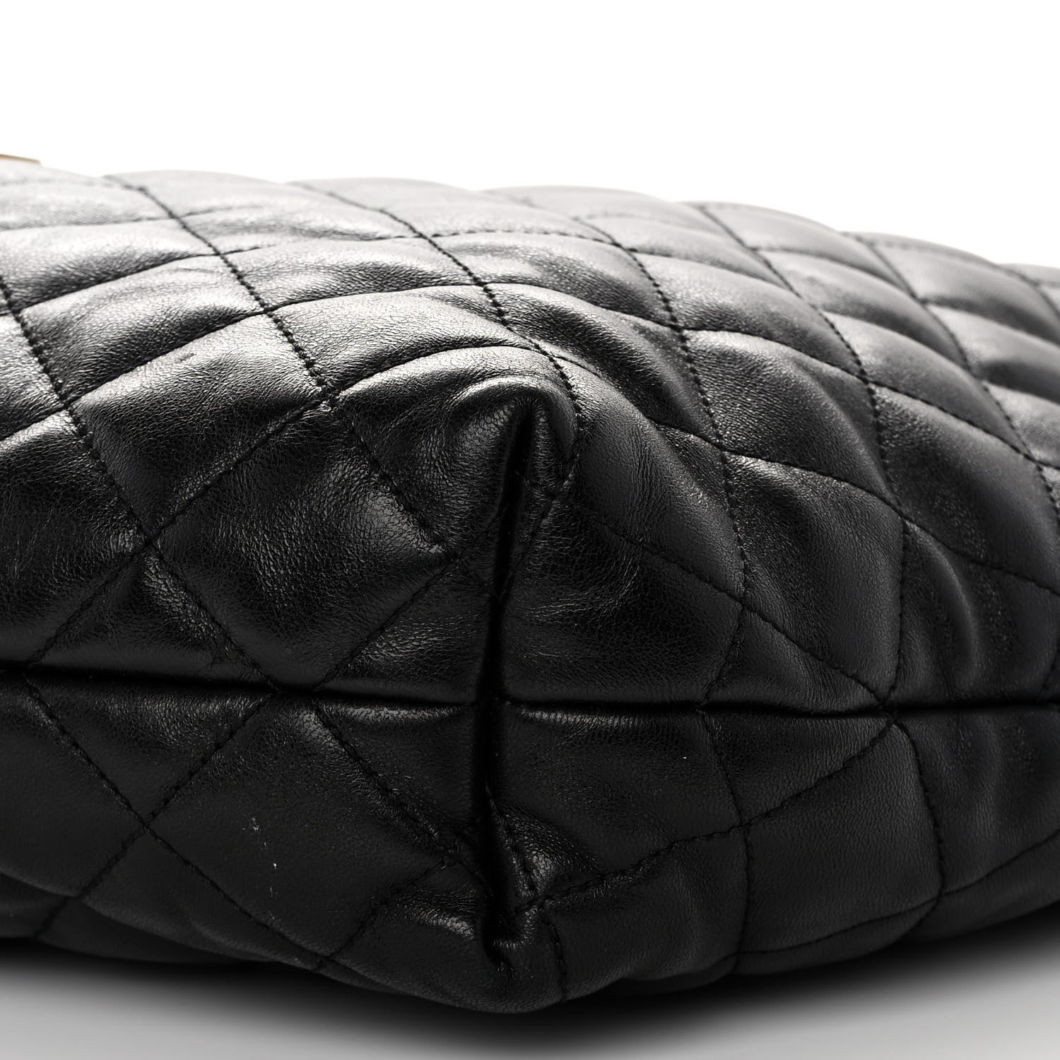 Saint Laurent Lambskin Quilted Maxi Icare Shopping Tote Black 11 of 14