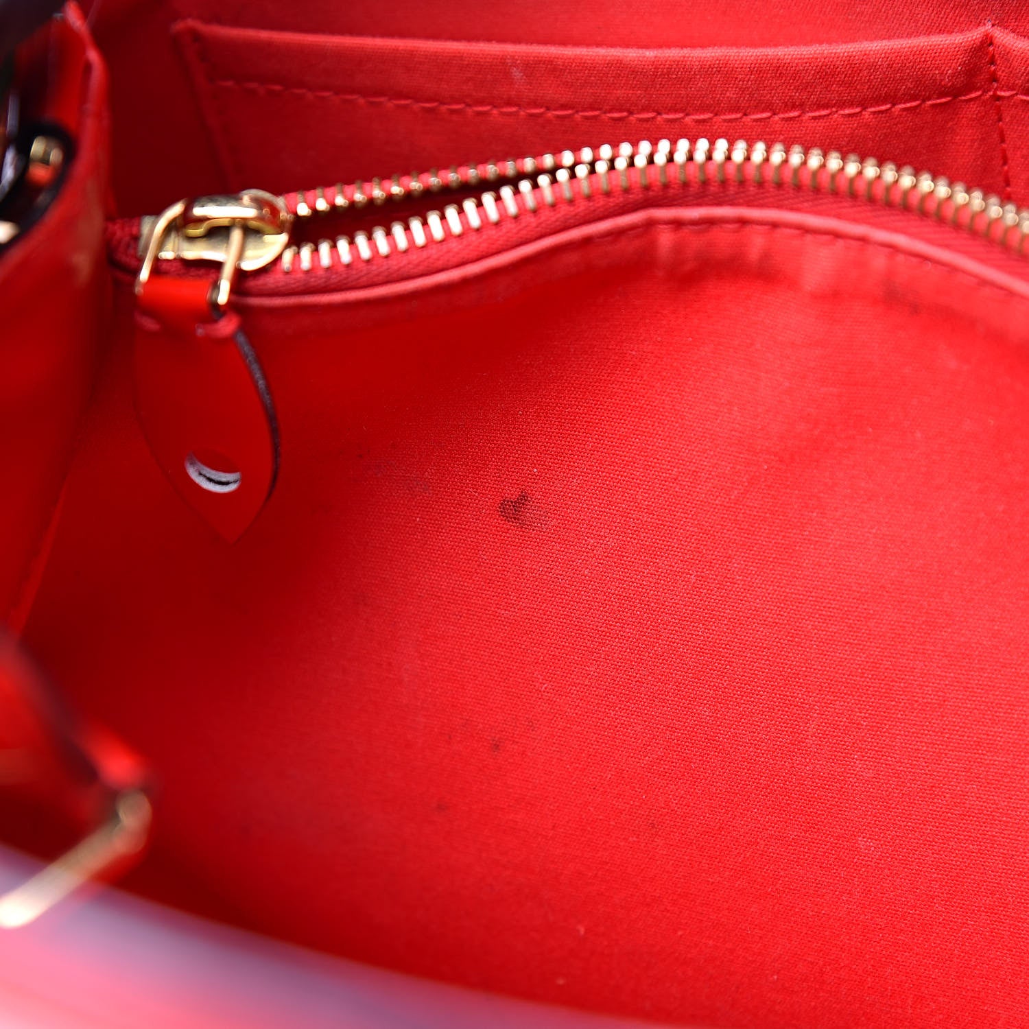 Louis Vuitton Vernis Montaigne MM Cherry 14 of 18