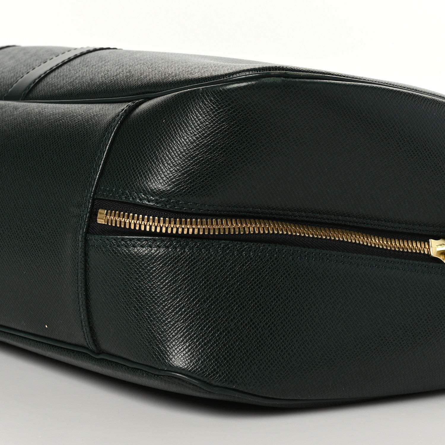 Louis Vuitton Taiga Helanga 1 Poche Epicea 8 of 9