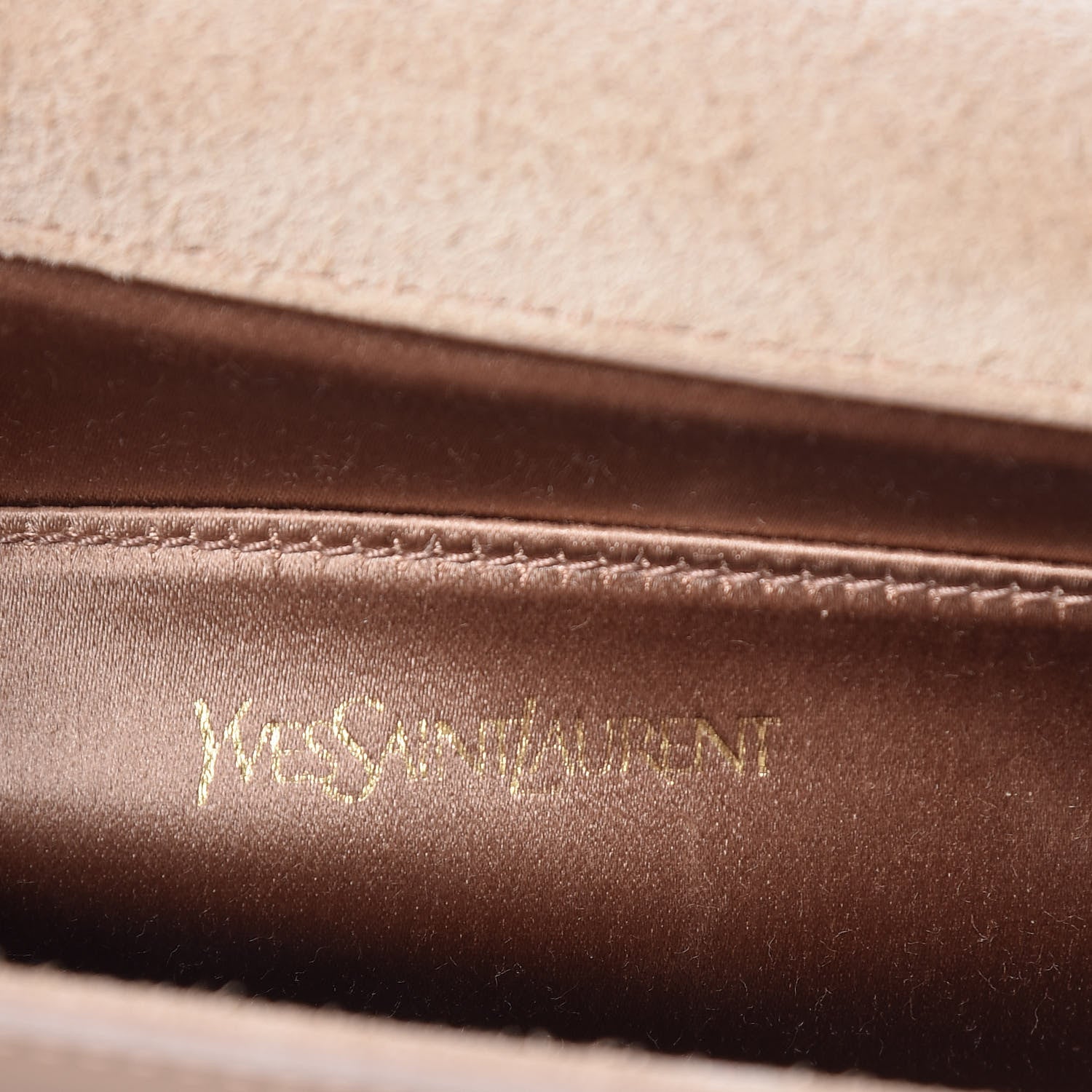 Saint Laurent Patent Calfskin Monogram Large Belle De Jour Clutch Chair 6 of 11