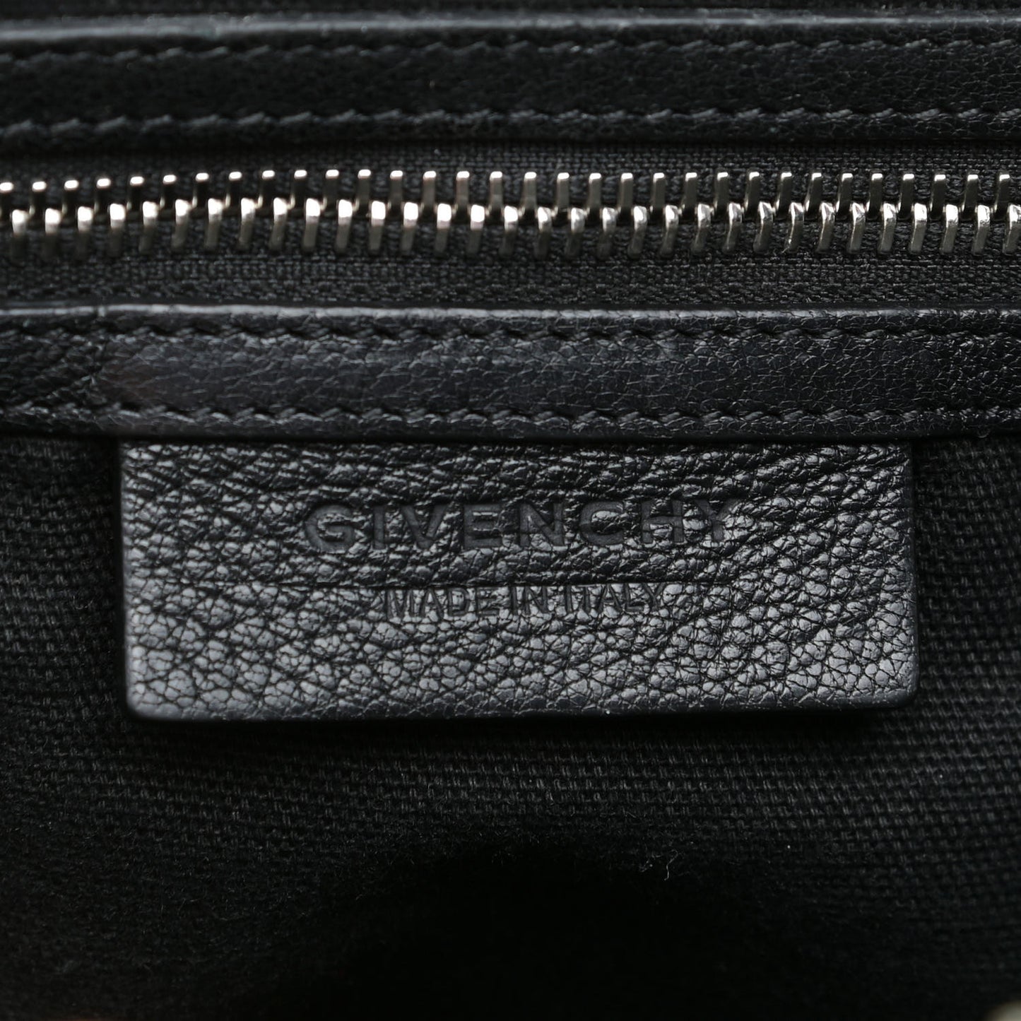 Sugar Goatskin Medium Antigona Black