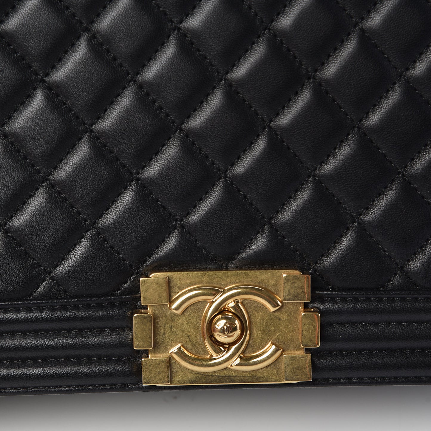 Lambskin Quilted Large Boy Flap Black