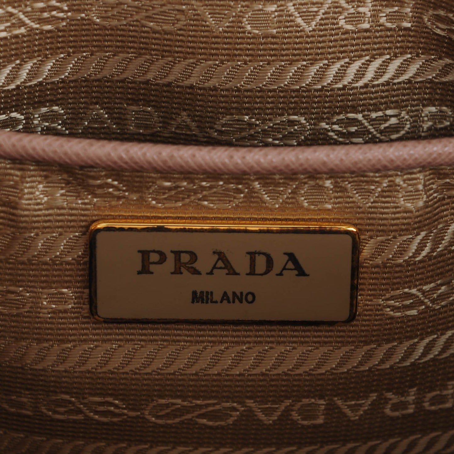 Saffiano Lux Medium Promenade Tote Cammeo